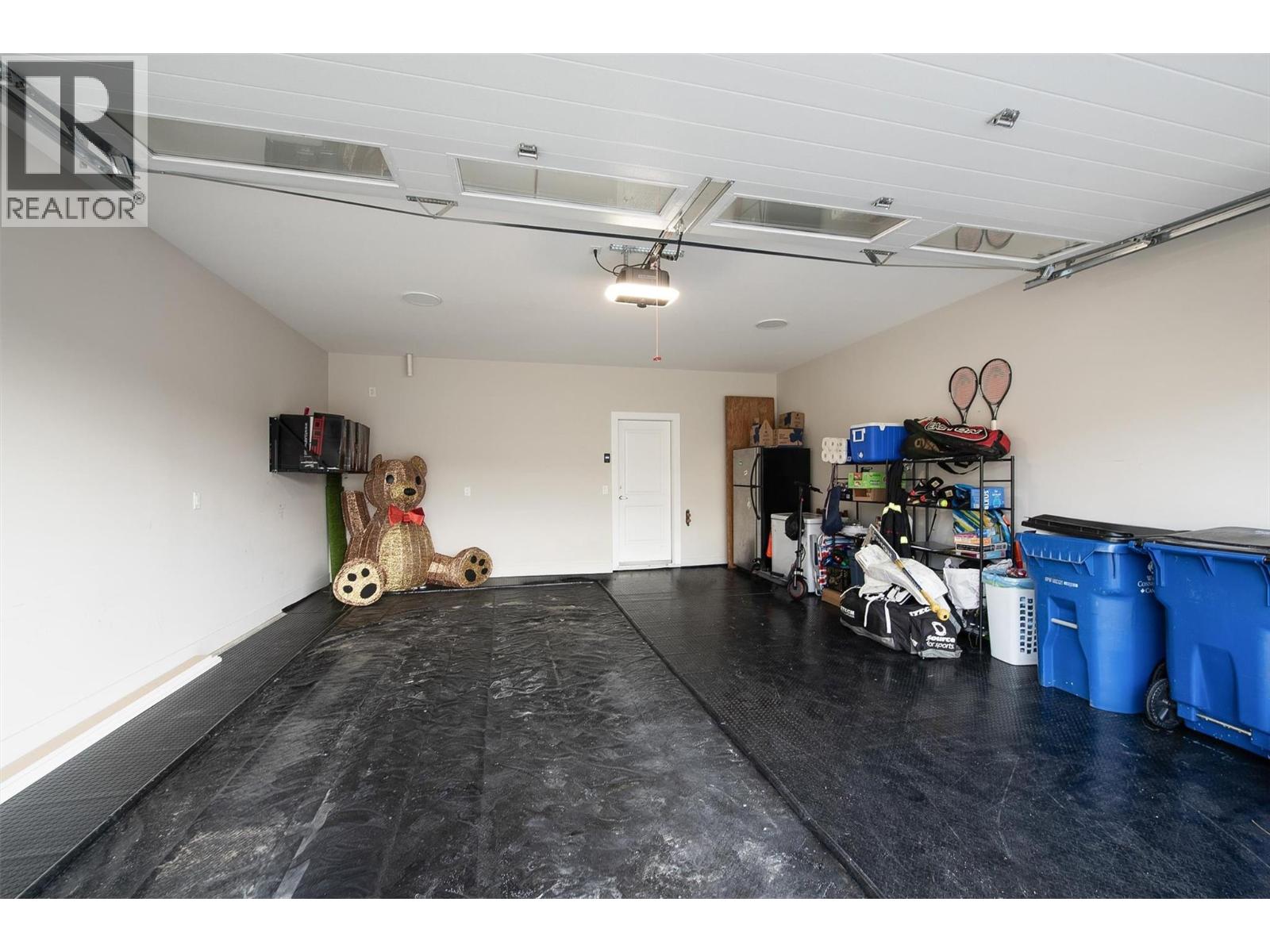  2383 Hawks Boulevard, West Kelowna