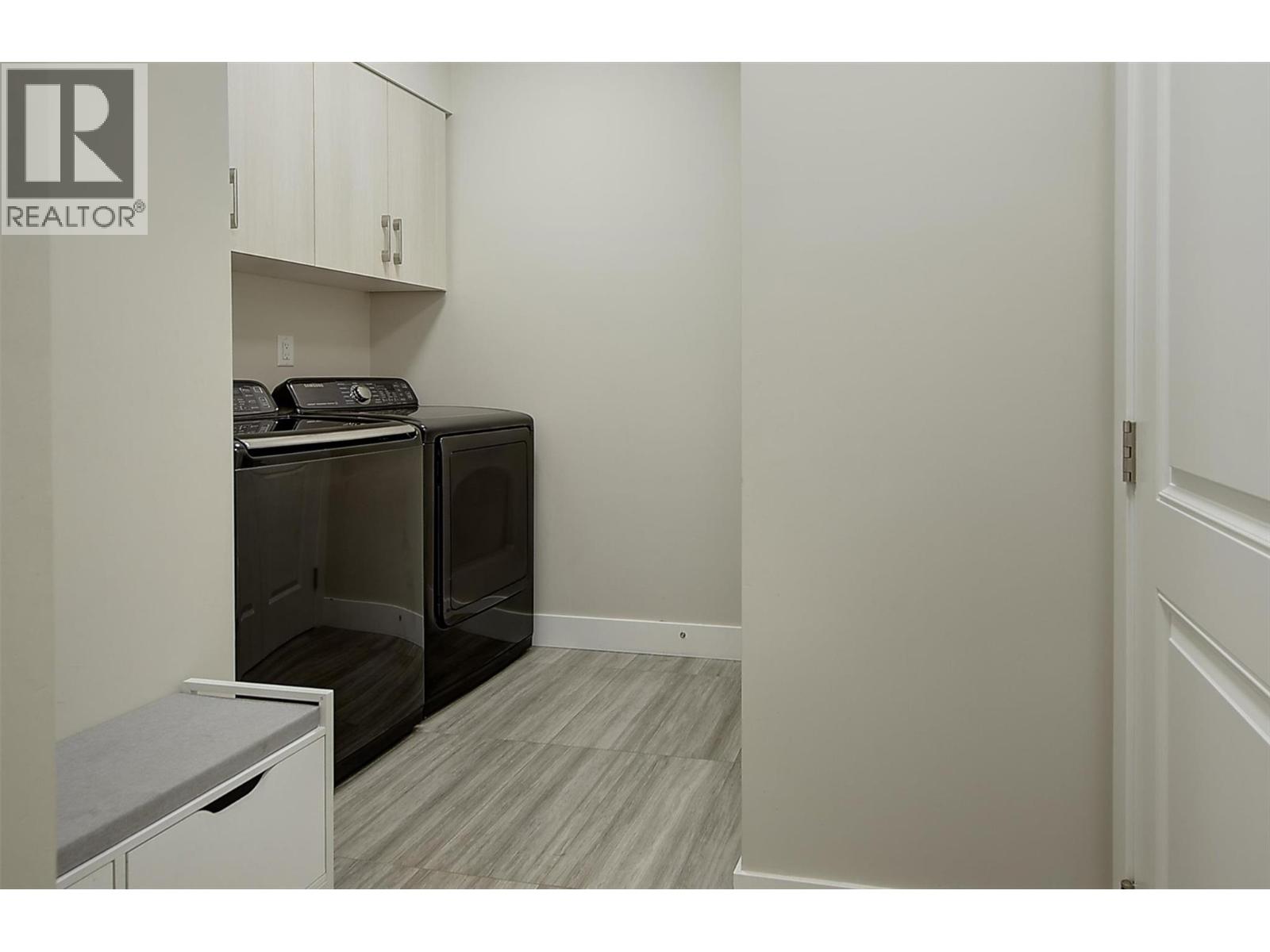  2383 Hawks Boulevard, West Kelowna