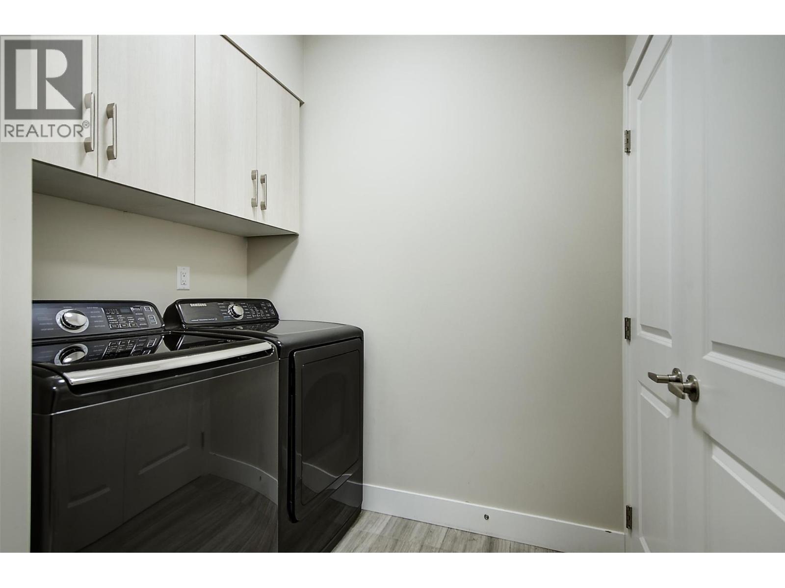  2383 Hawks Boulevard, West Kelowna