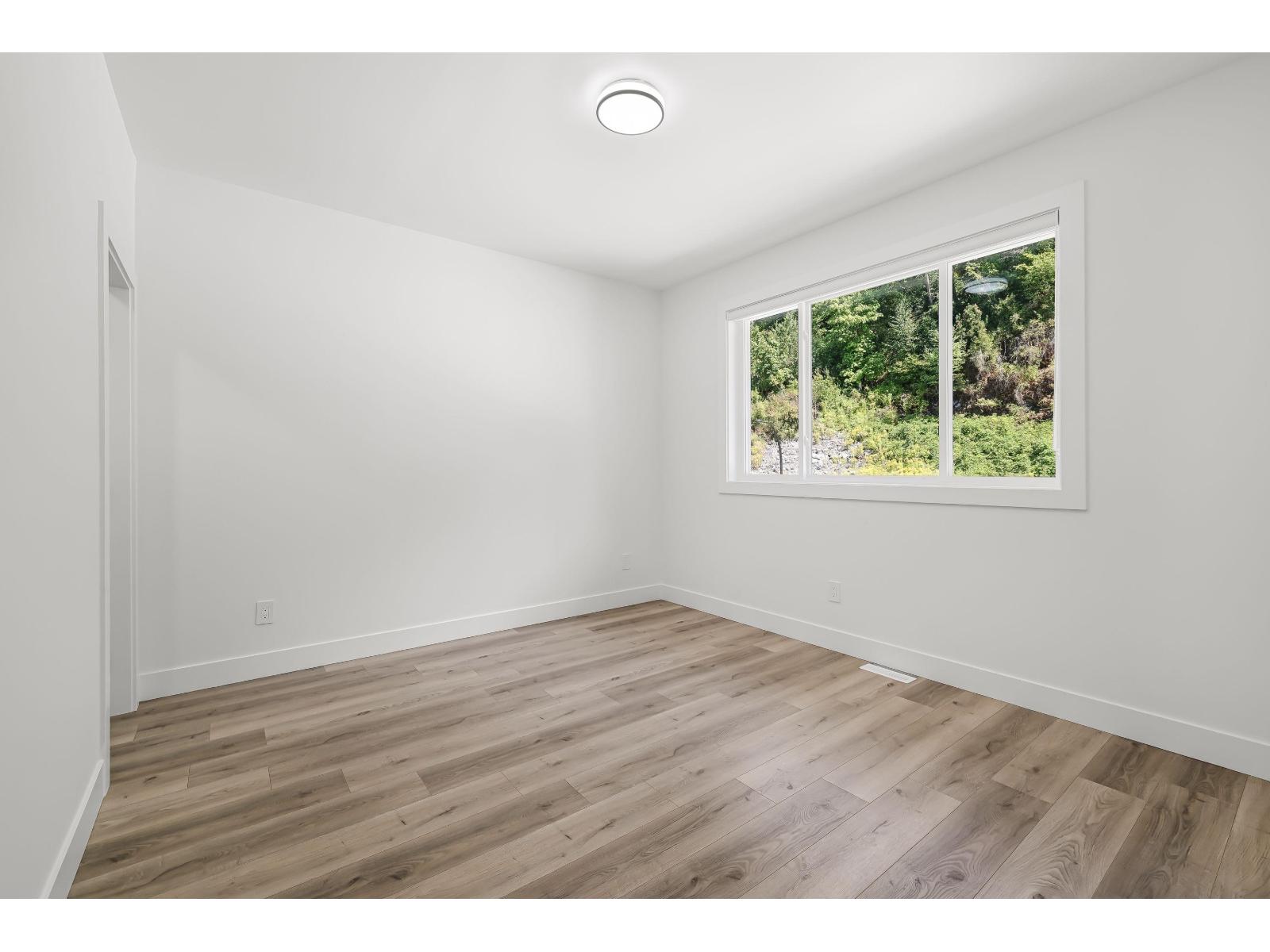 House in Chilliwack - Image 24