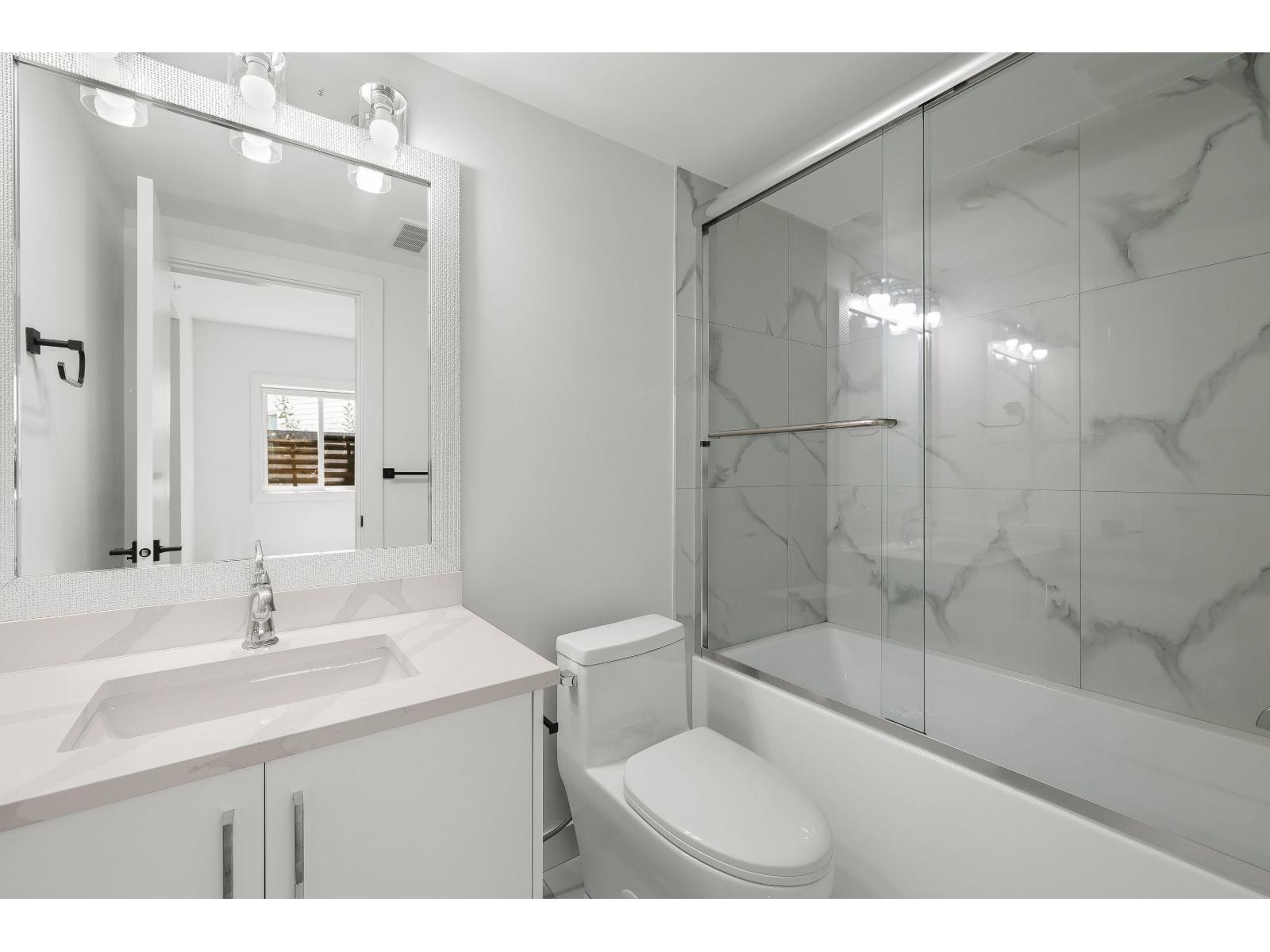 House in Chilliwack - Image 35