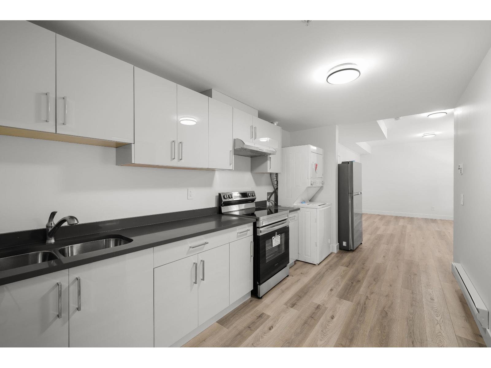 House in Chilliwack - Image 38