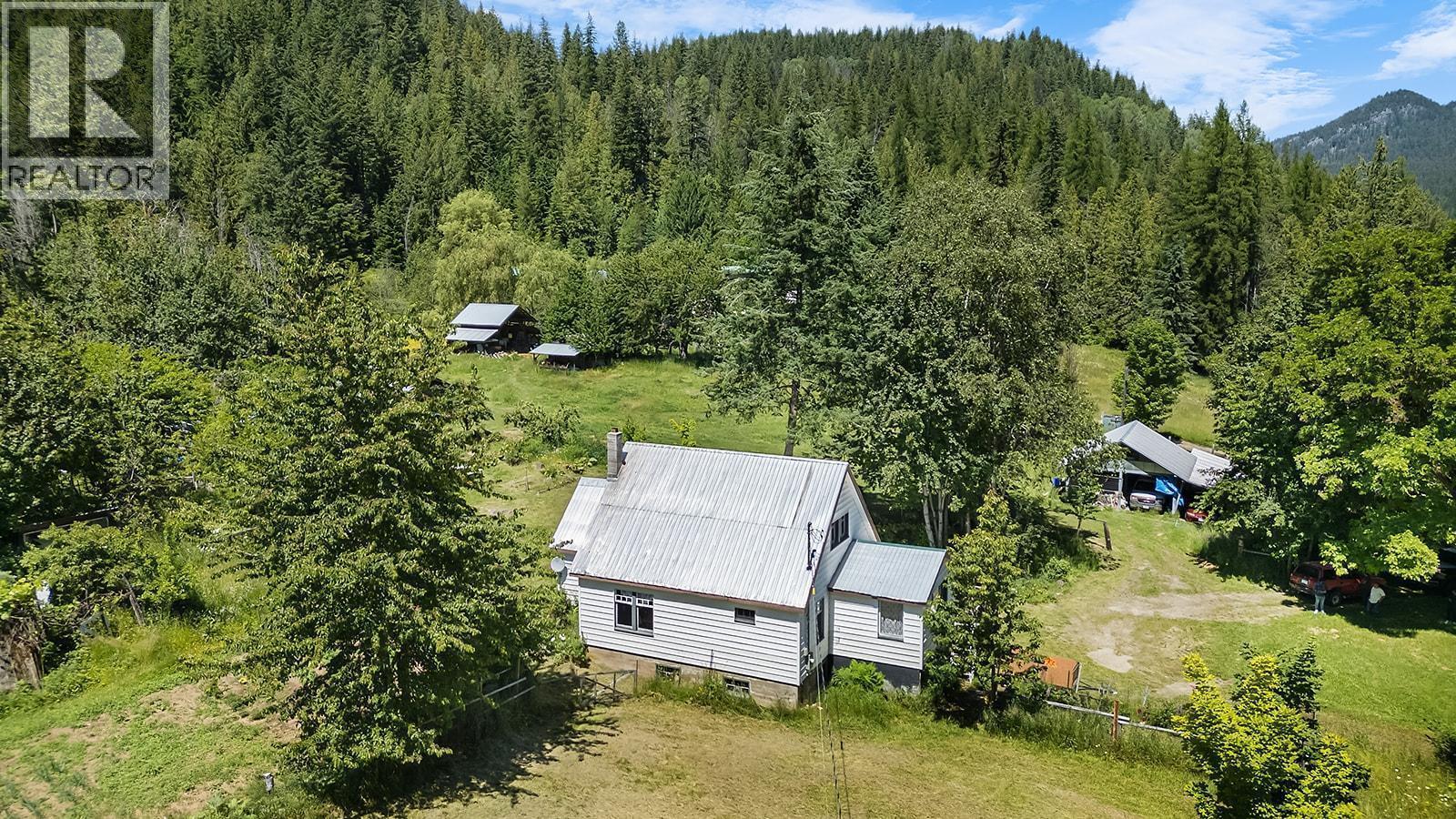 15781 PETERS Road, Crawford Bay