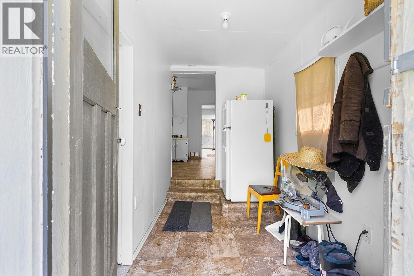 15781 PETERS Road, Crawford Bay