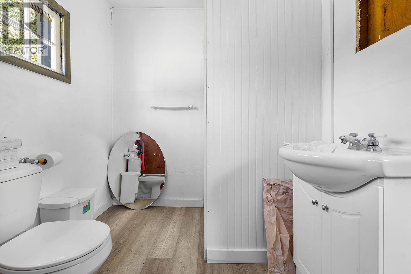 15781 PETERS Road, Crawford Bay