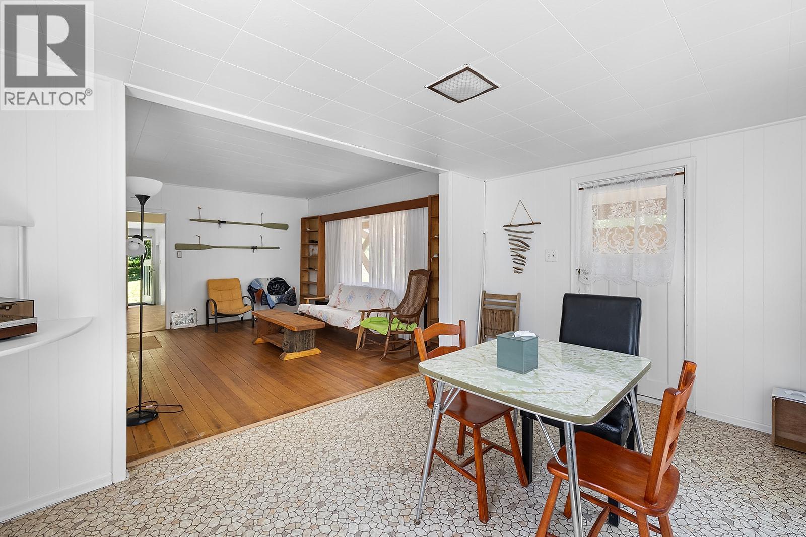 15781 PETERS Road, Crawford Bay