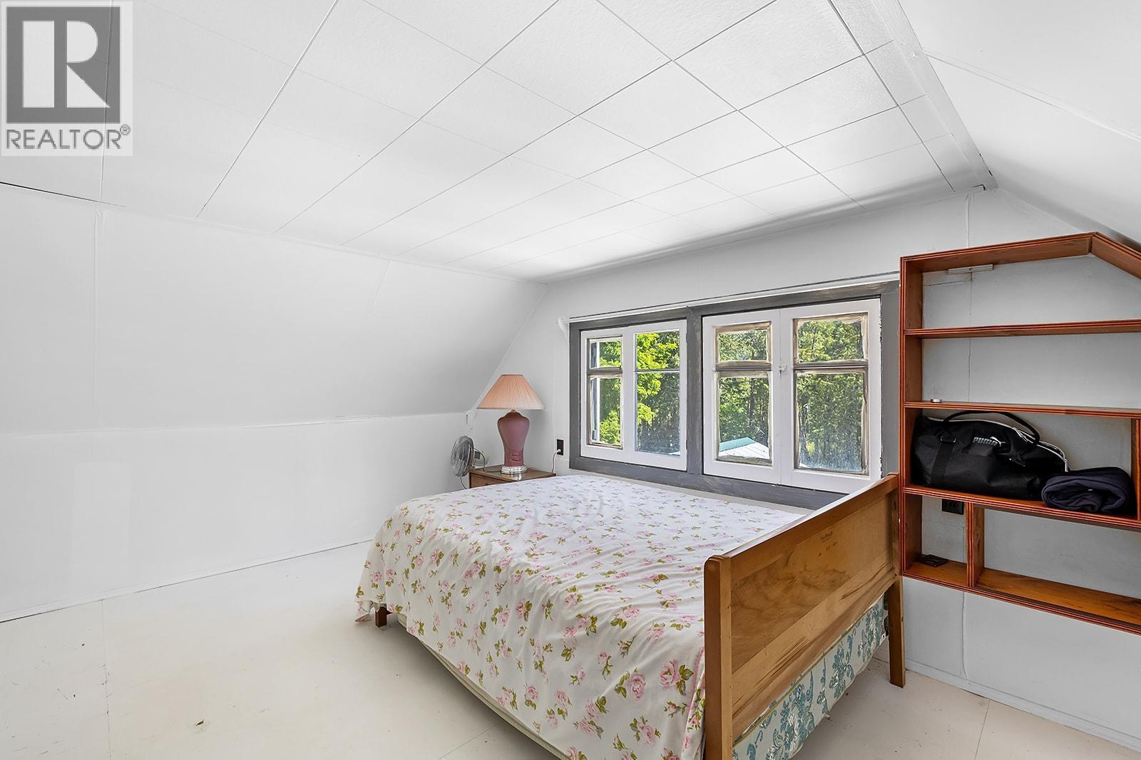 15781 PETERS Road, Crawford Bay