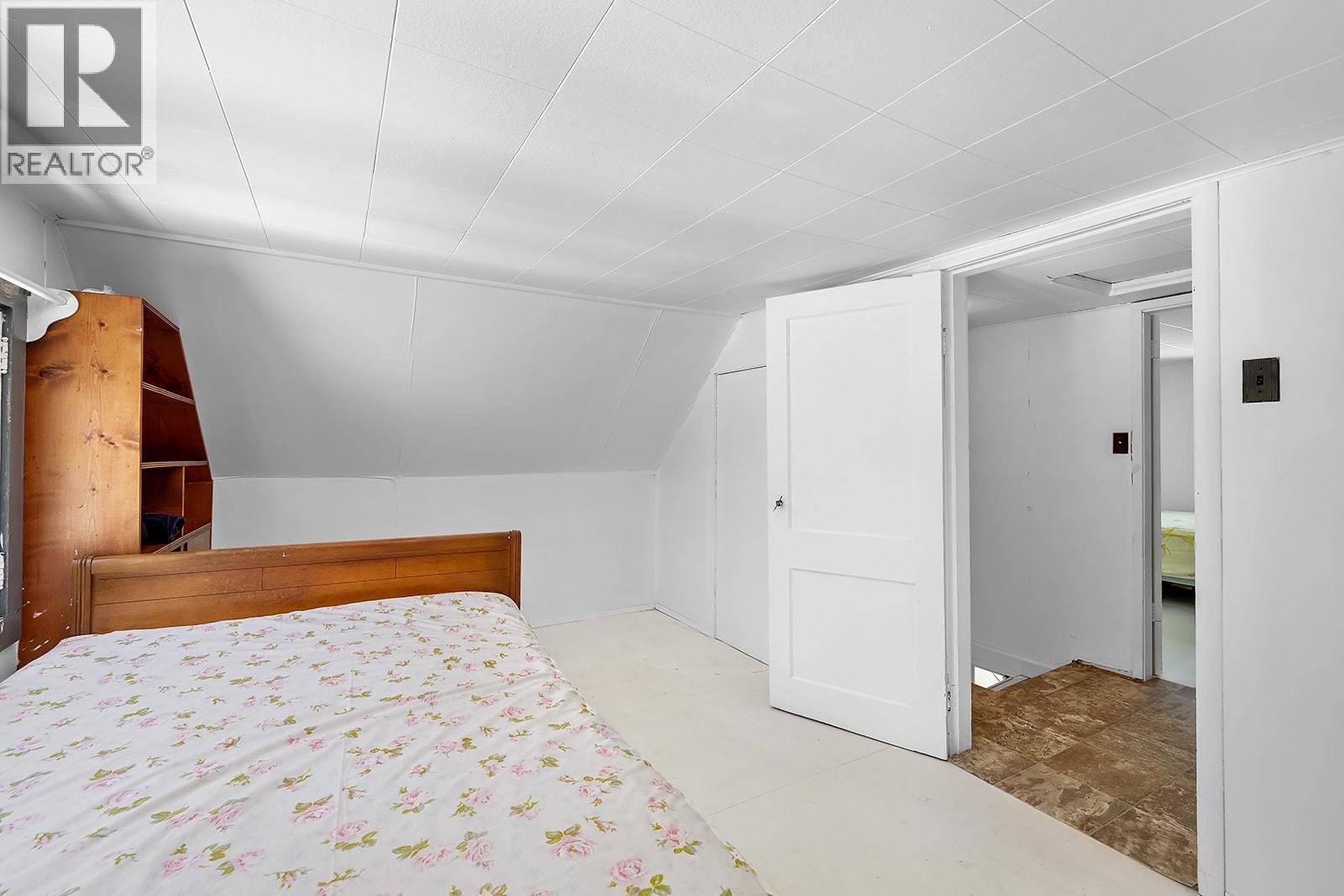 15781 PETERS Road, Crawford Bay