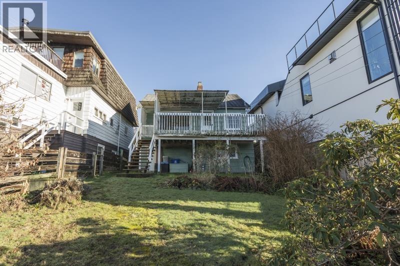 11 HYTHE AVENUE, Burnaby