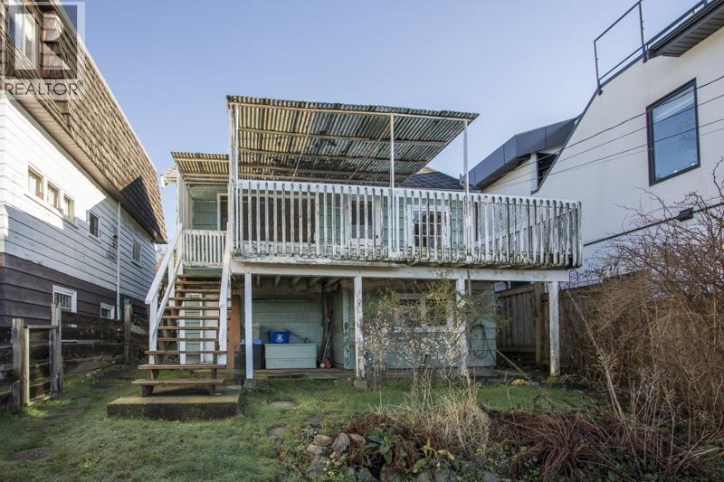 11 HYTHE AVENUE, Burnaby