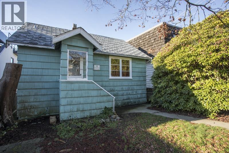 11 HYTHE AVENUE, Burnaby