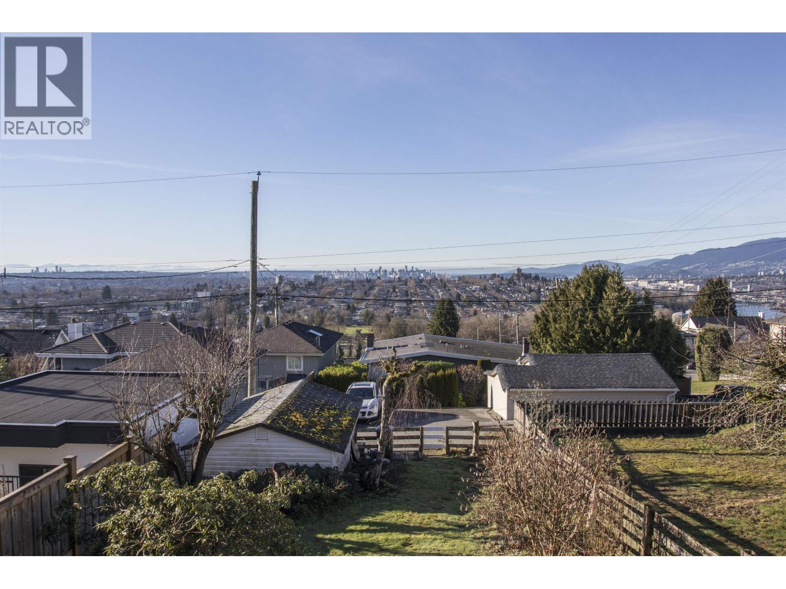 11 HYTHE AVENUE, Burnaby