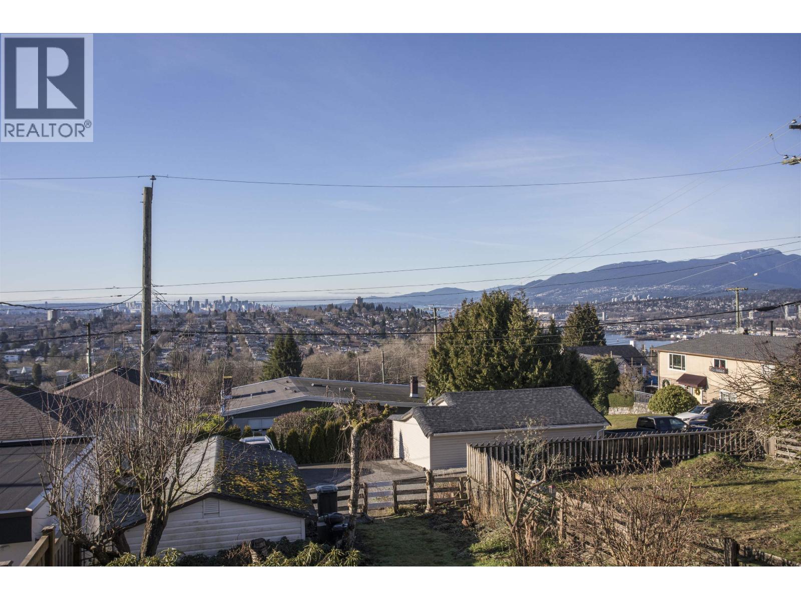 11 HYTHE AVENUE, Burnaby