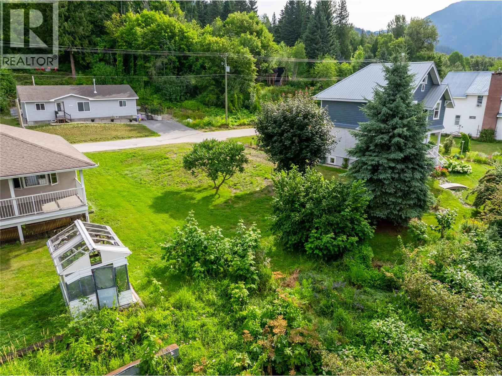 157 Track Street E, Revelstoke