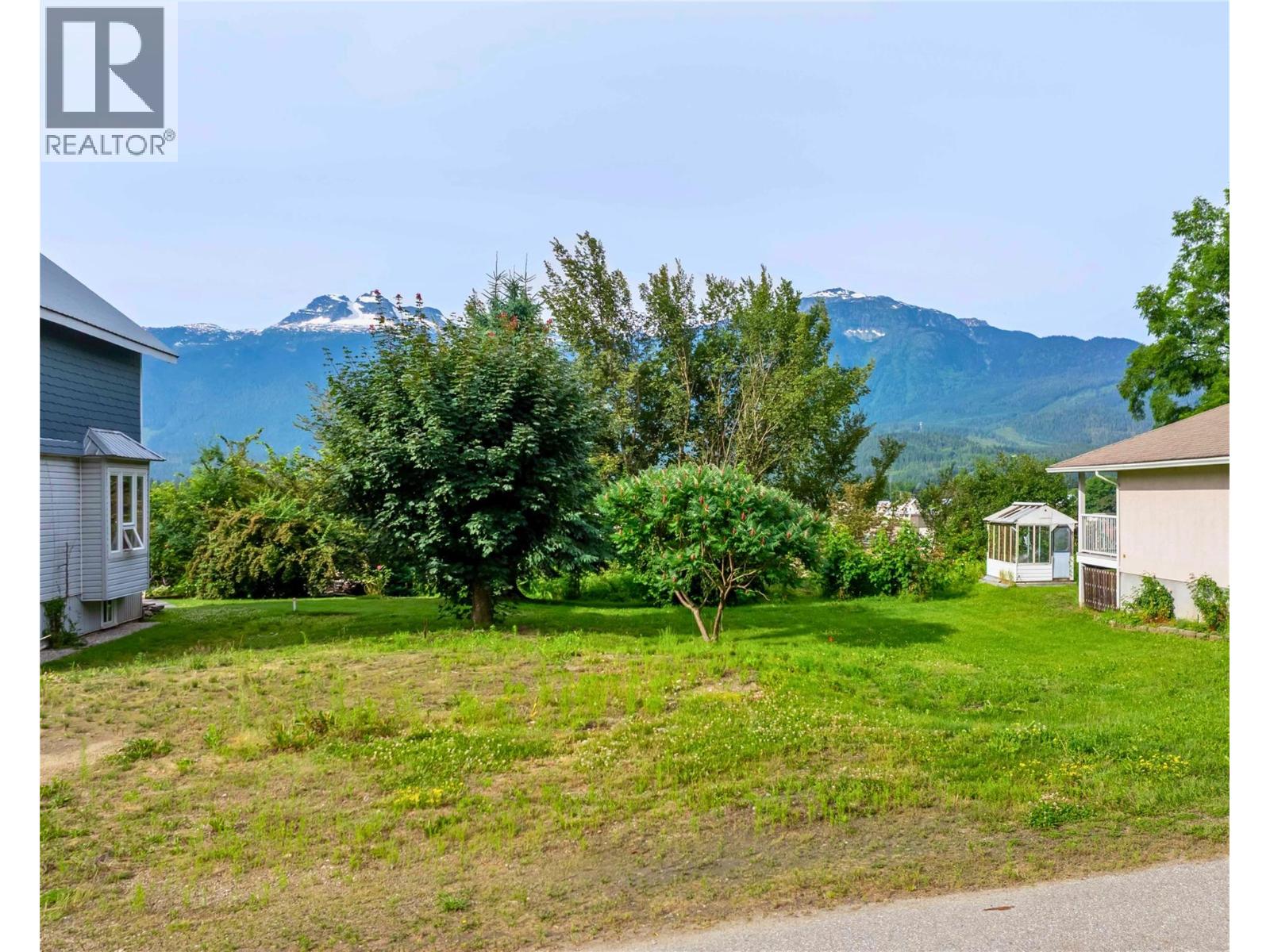 157 Track Street E, Revelstoke