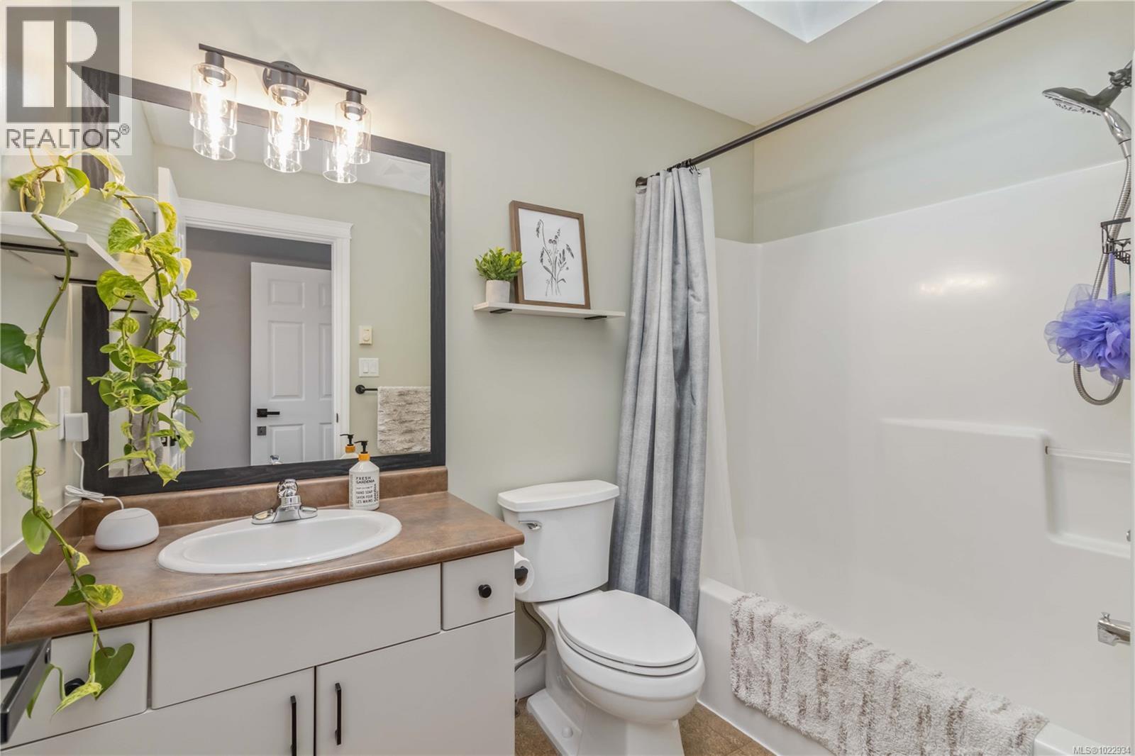 102 951 Goldstream Avenue, Langford