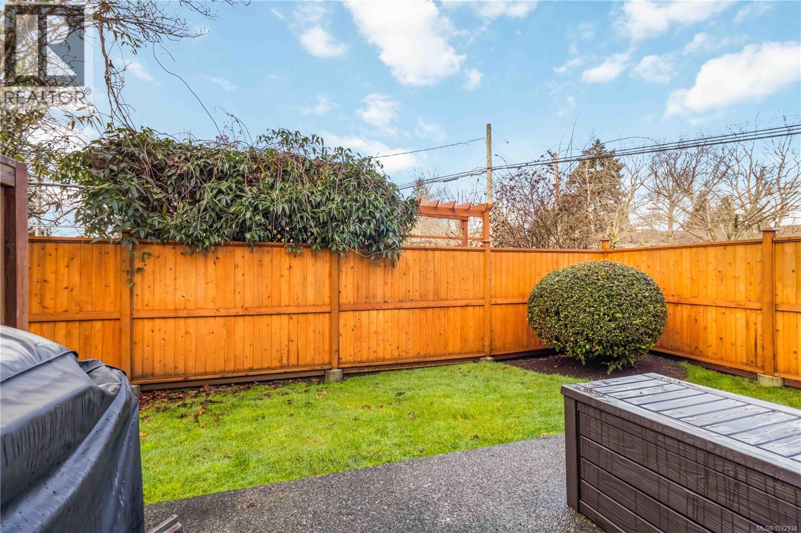 102 951 Goldstream Avenue, Langford