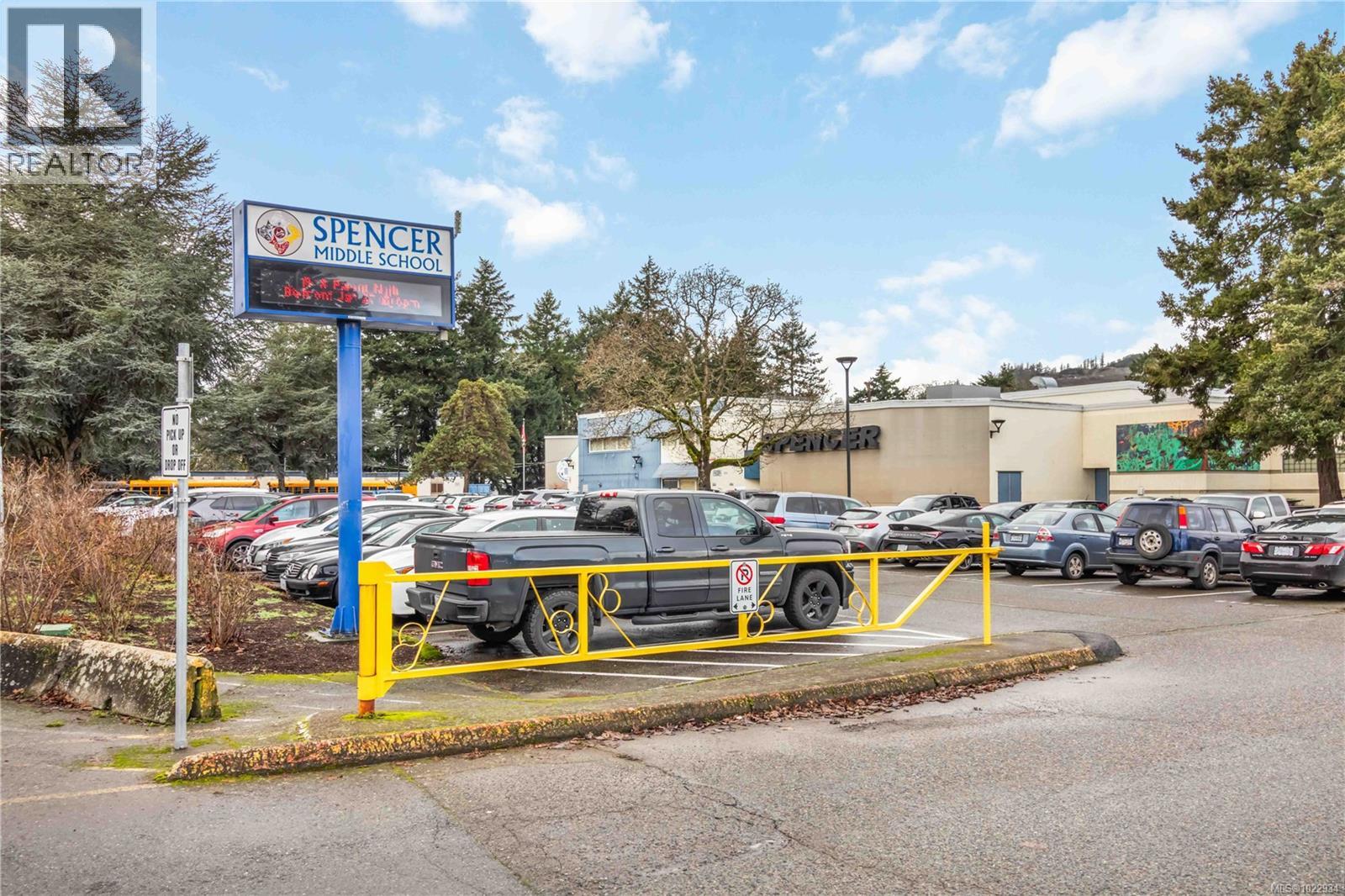 102 951 Goldstream Avenue, Langford