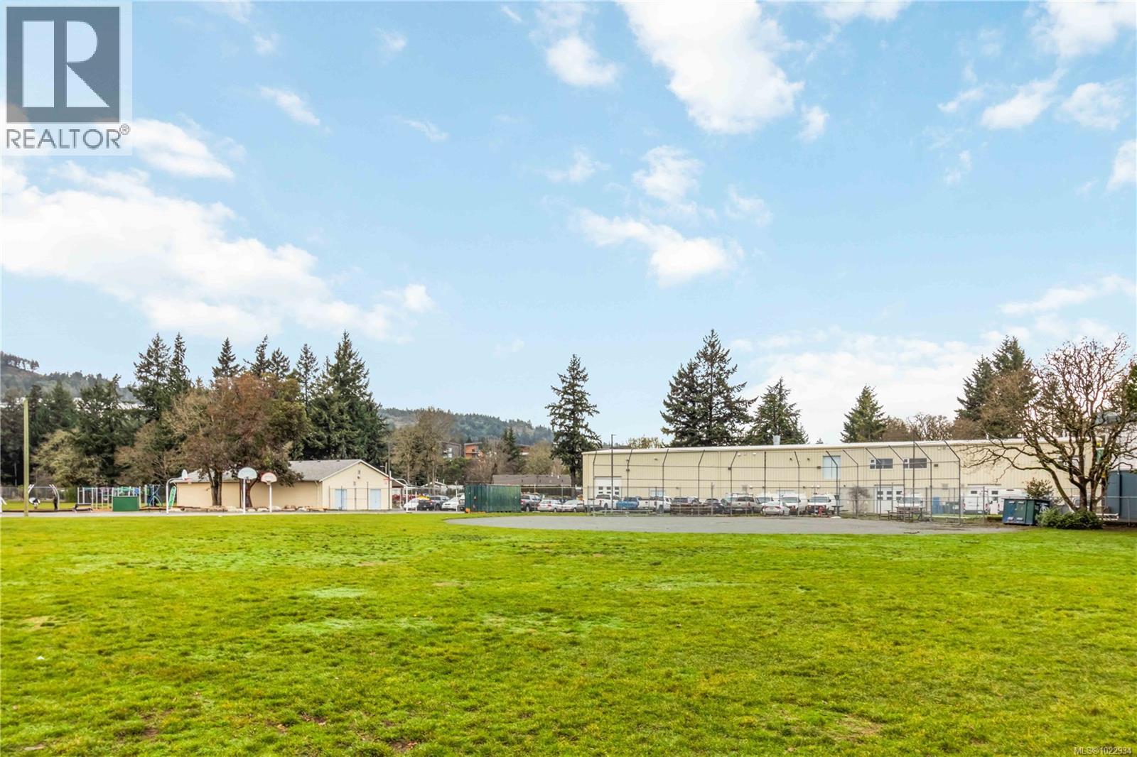 102 951 Goldstream Avenue, Langford