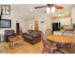 Dining room - 105-10 - 1052 Rat Bay Road, Lake Of Bays, ON P1H2J6 Photo 6