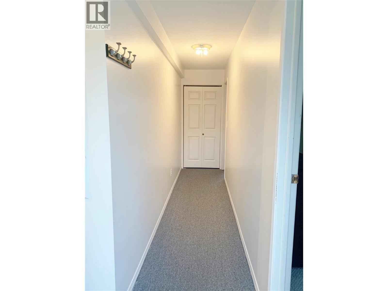  717 Victoria Road, Revelstoke