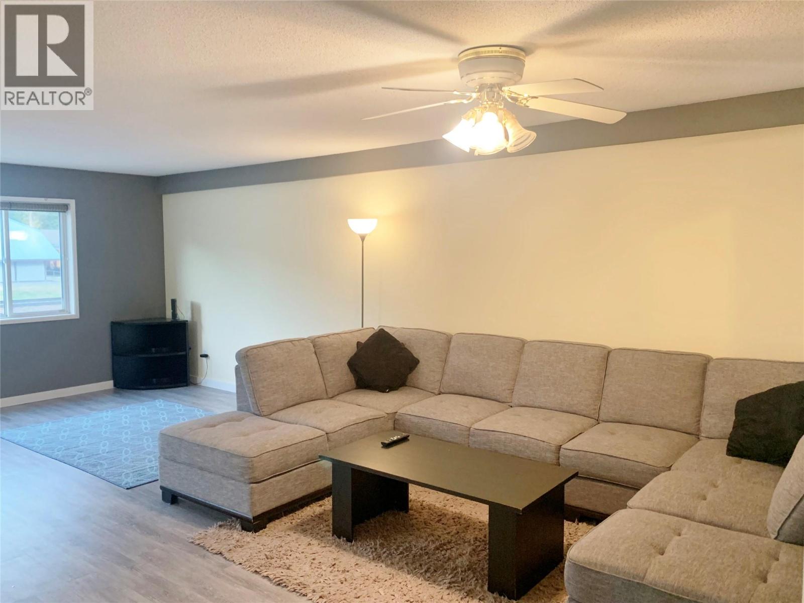  717 Victoria Road, Revelstoke