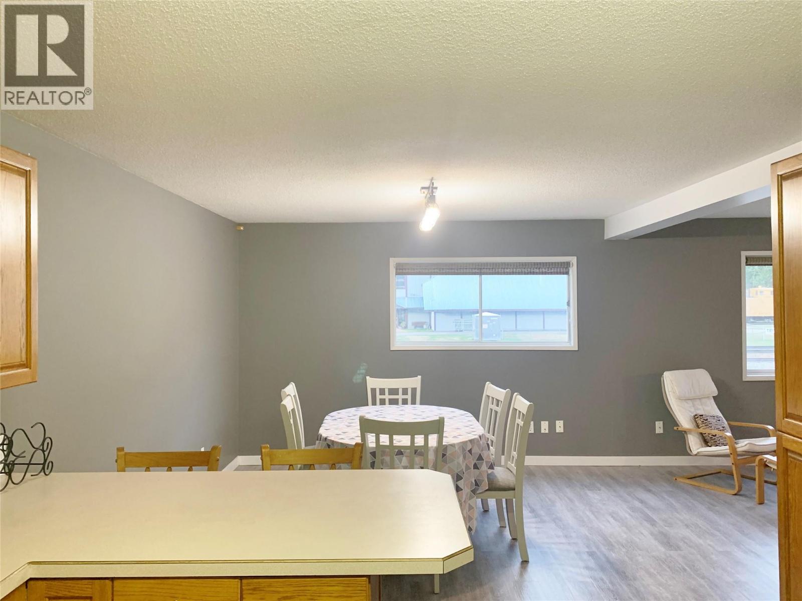  717 Victoria Road, Revelstoke