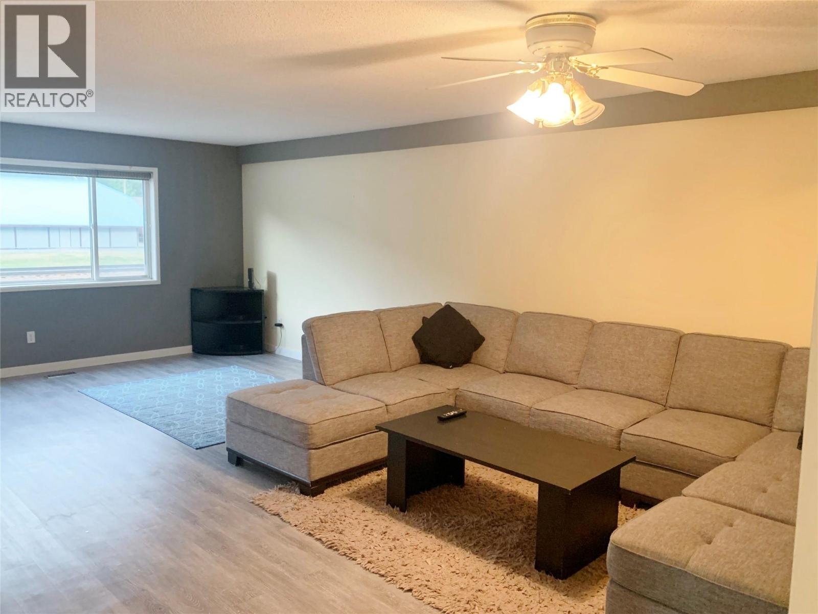  717 Victoria Road, Revelstoke