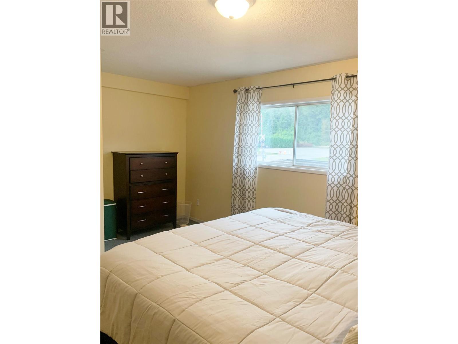  717 Victoria Road, Revelstoke