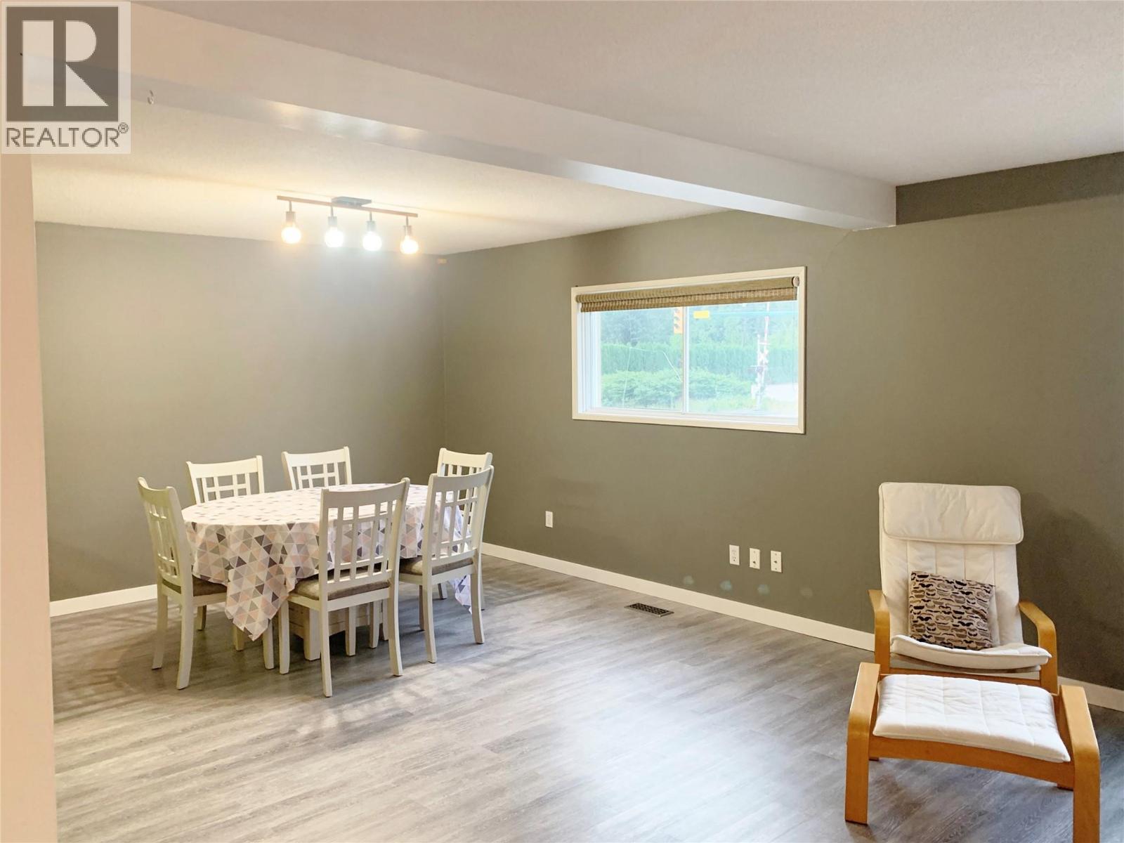  717 Victoria Road, Revelstoke