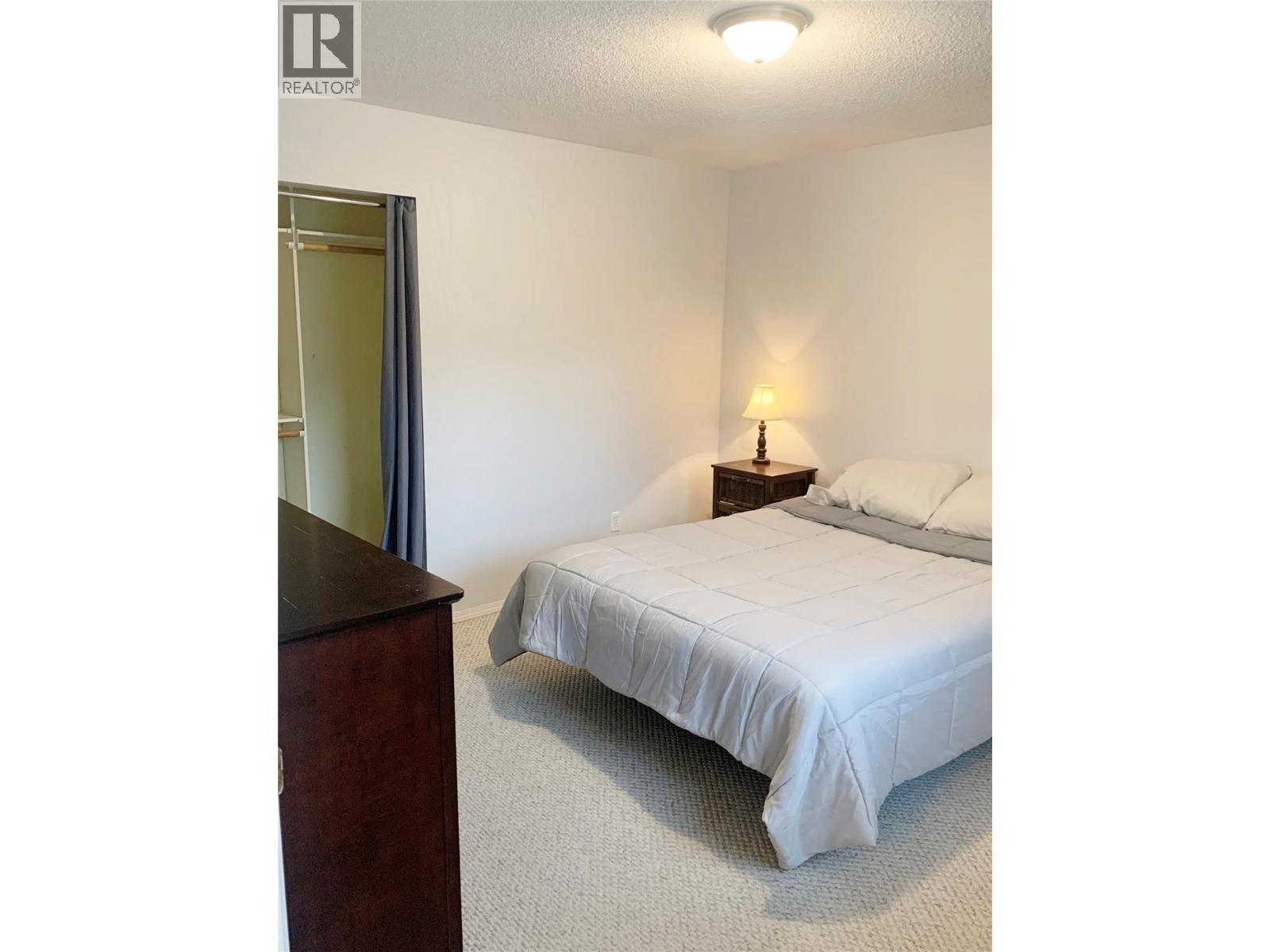  717 Victoria Road, Revelstoke