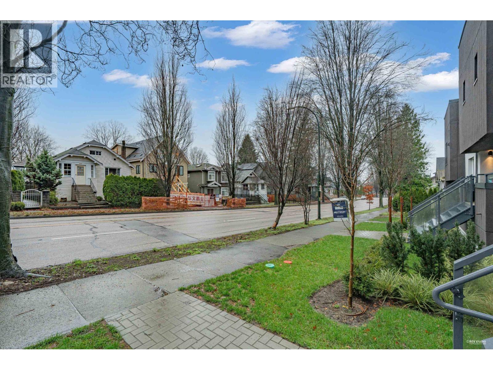 2071 E 1ST AVENUE, Vancouver