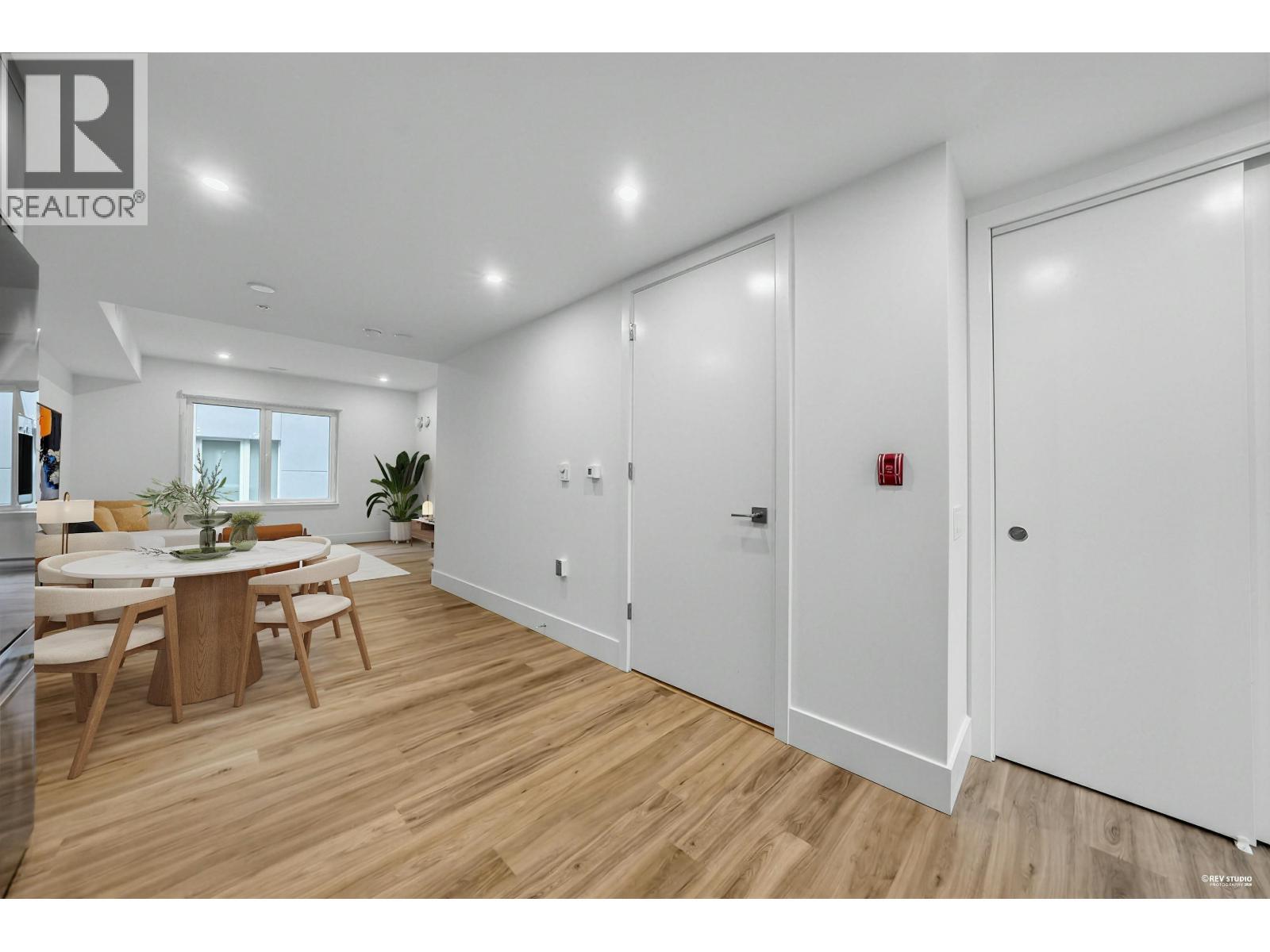 2071 E 1ST AVENUE, Vancouver