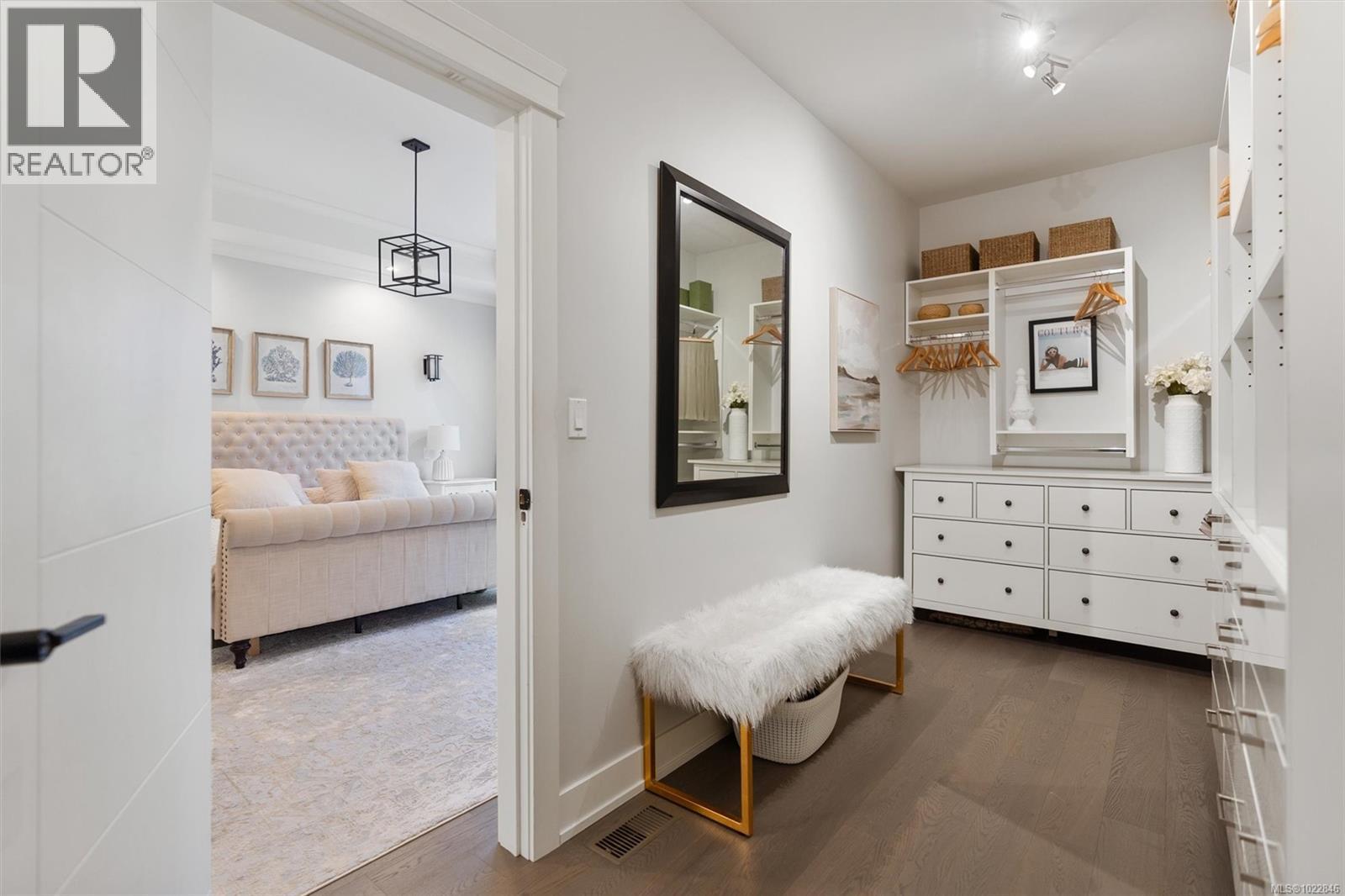  2168 Champions Way, Langford