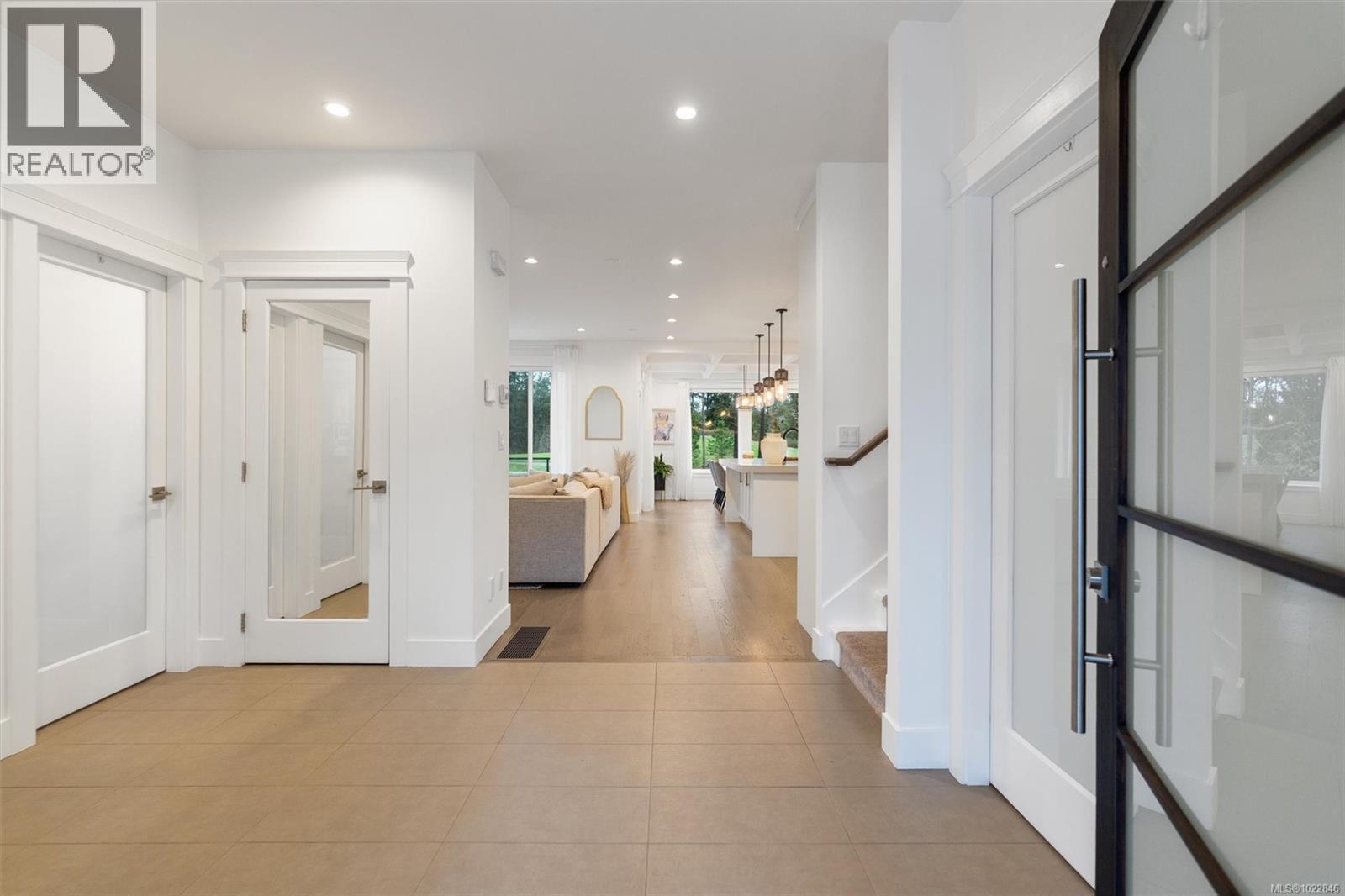  2168 Champions Way, Langford