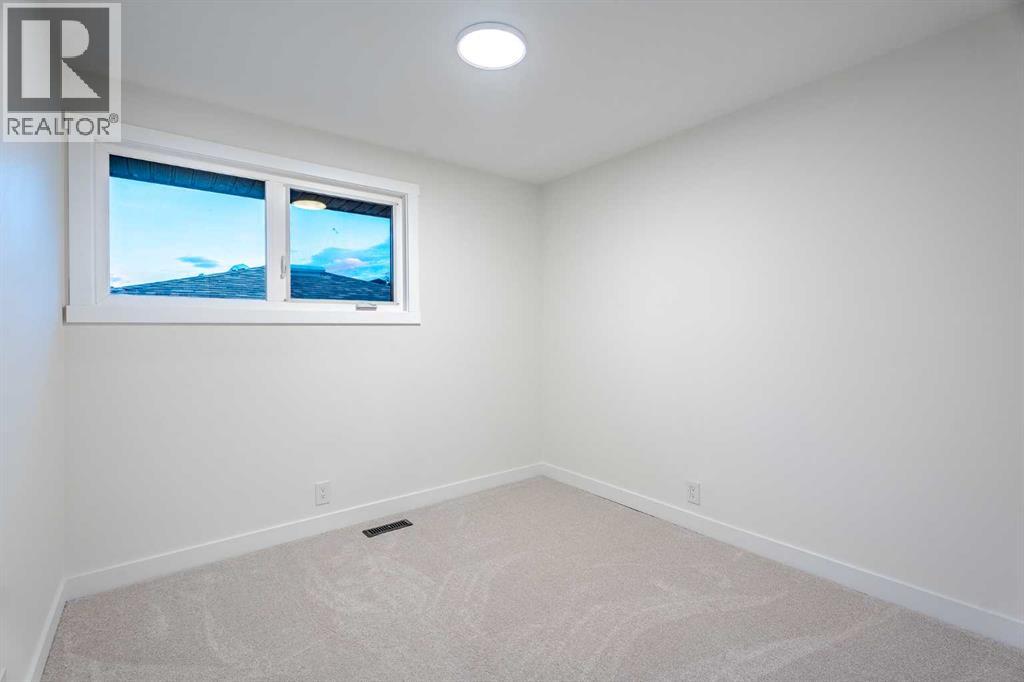 Single Family House Bungalow for Sale in  Hunterston Place NW Huntington Hills Calgary 