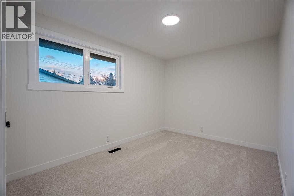 Single Family House Bungalow for Sale in  Hunterston Place NW Huntington Hills Calgary 