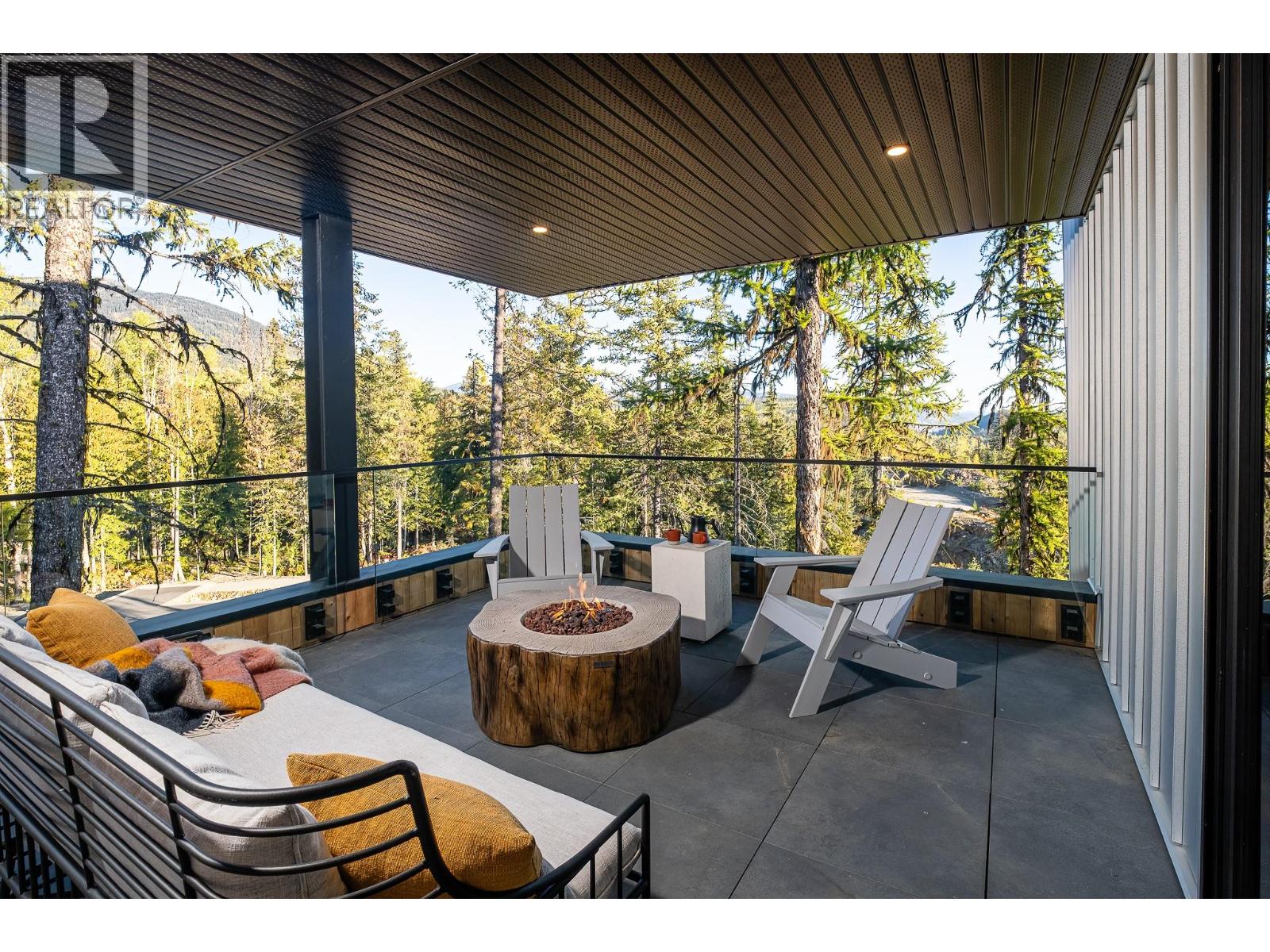 322 Larch Terrace, Rossland