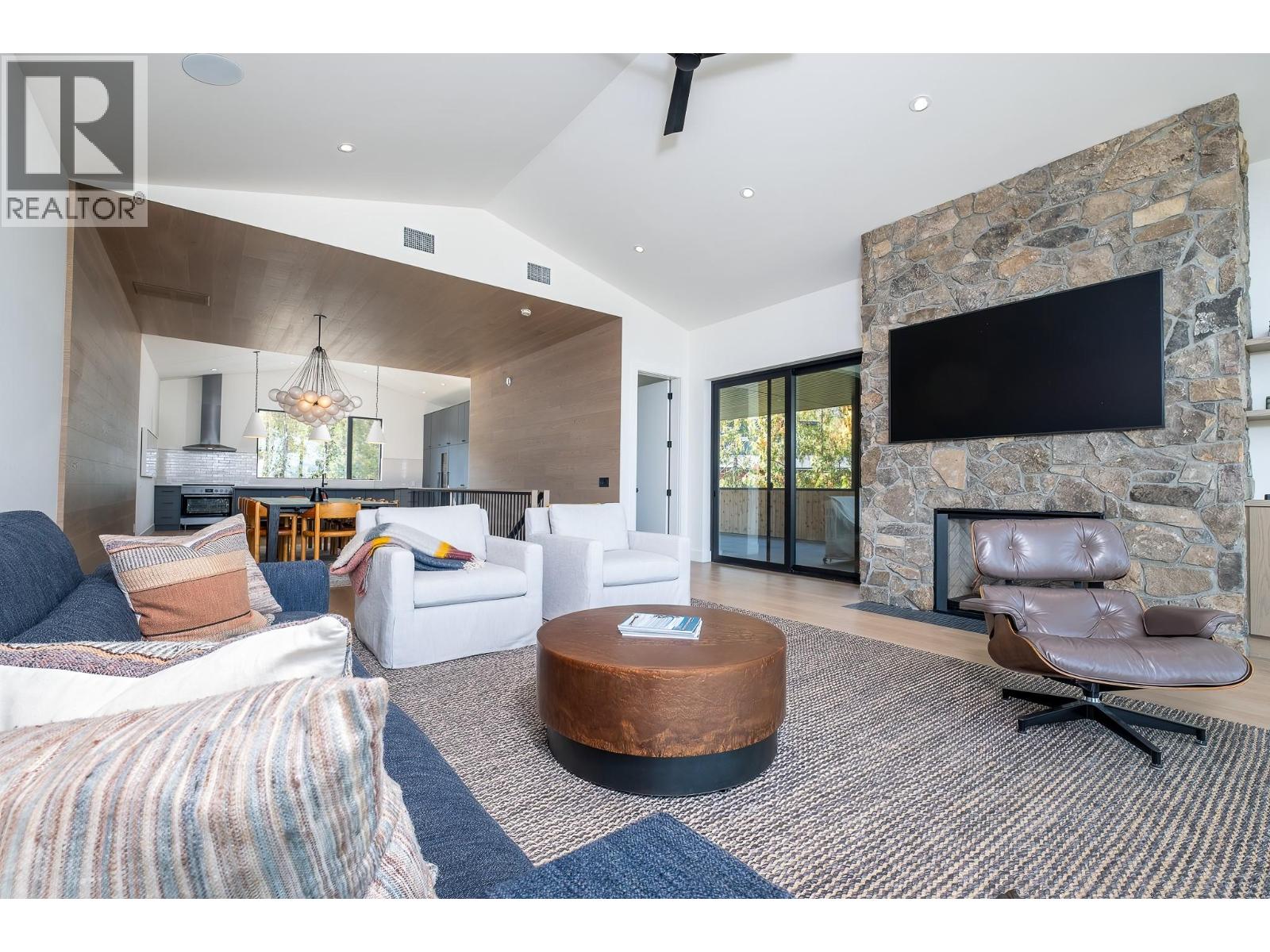 322 Larch Terrace, Rossland