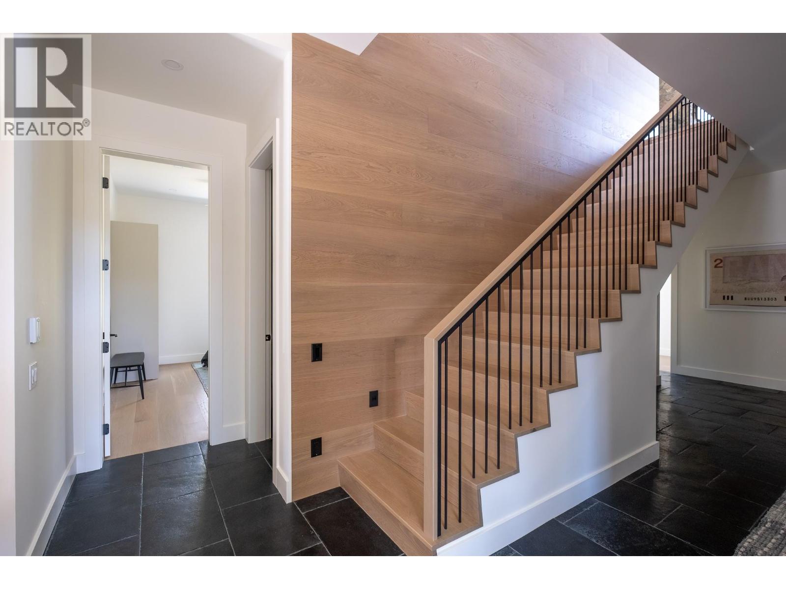 322 Larch Terrace, Rossland