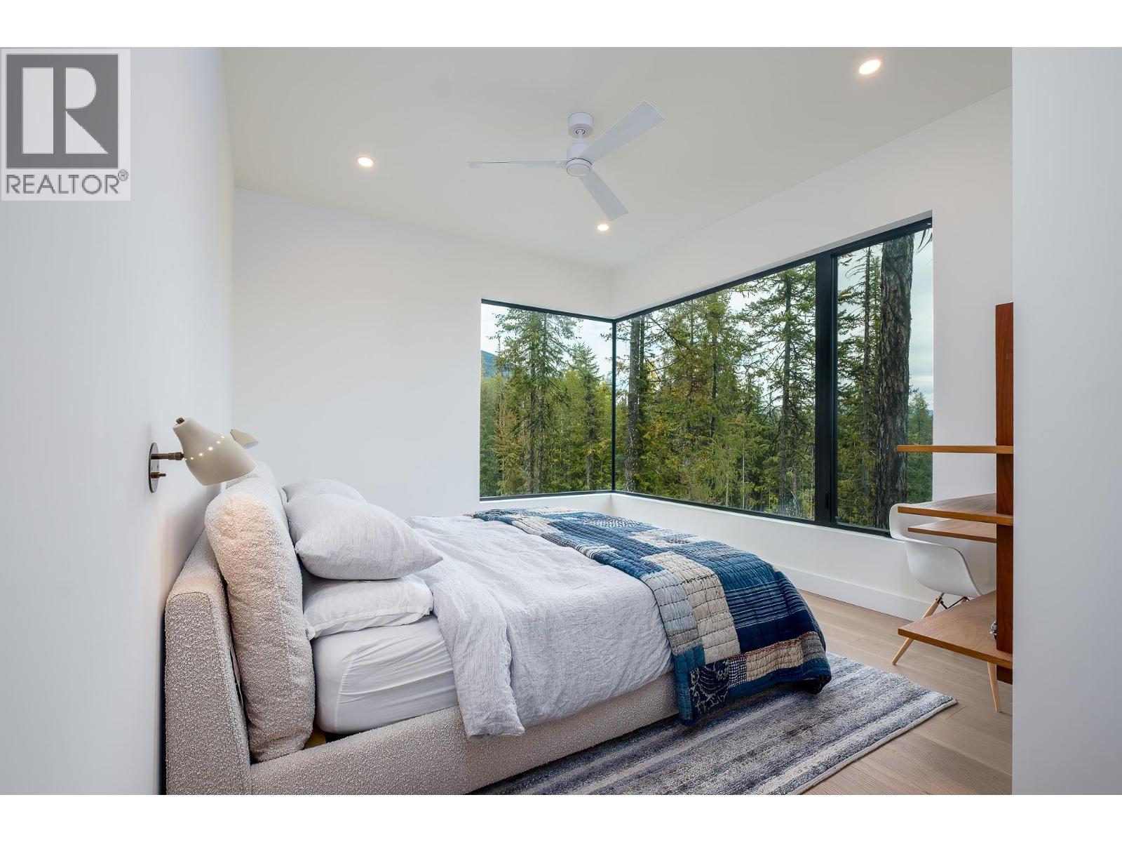 322 Larch Terrace, Rossland