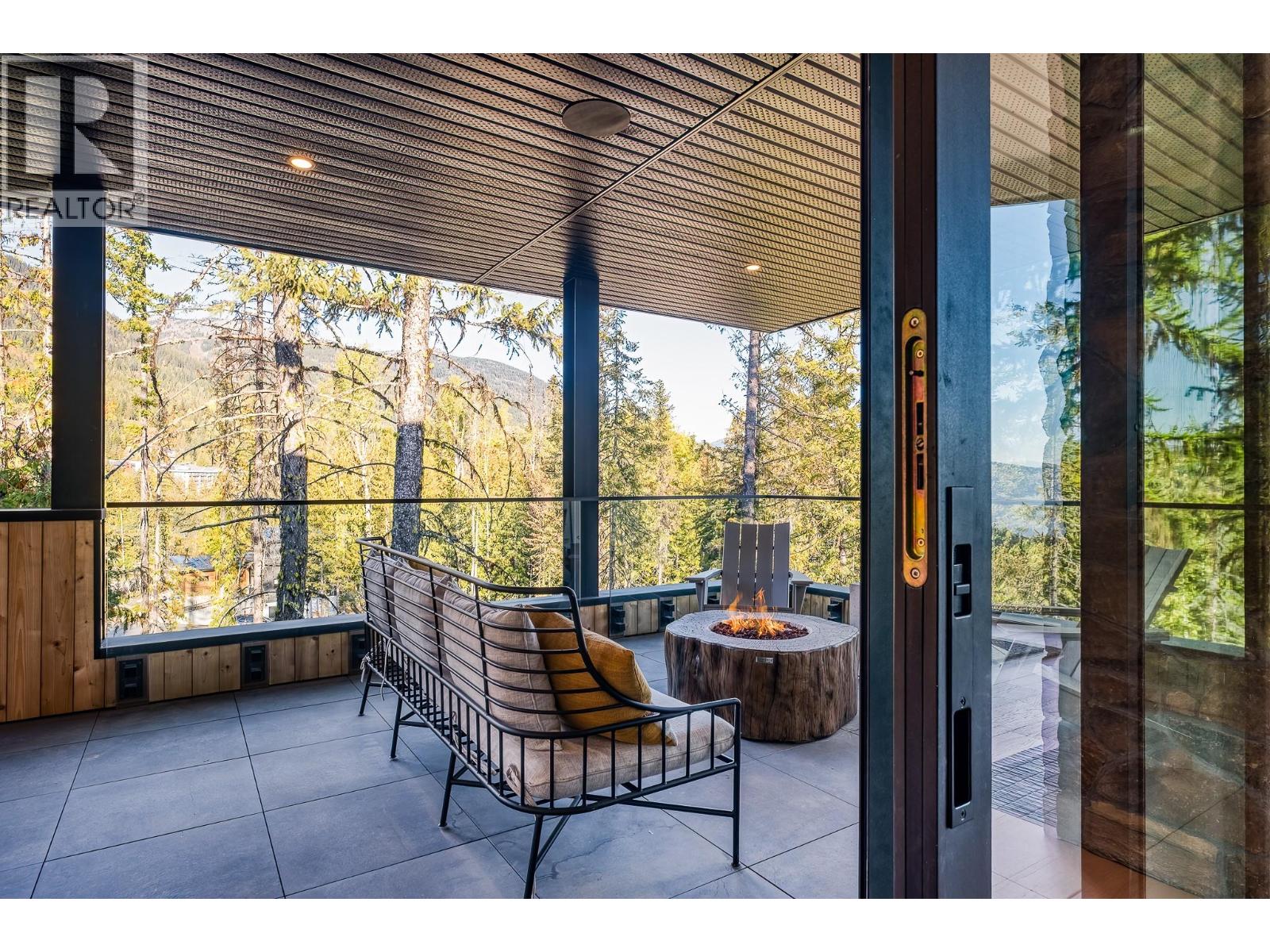 322 Larch Terrace, Rossland