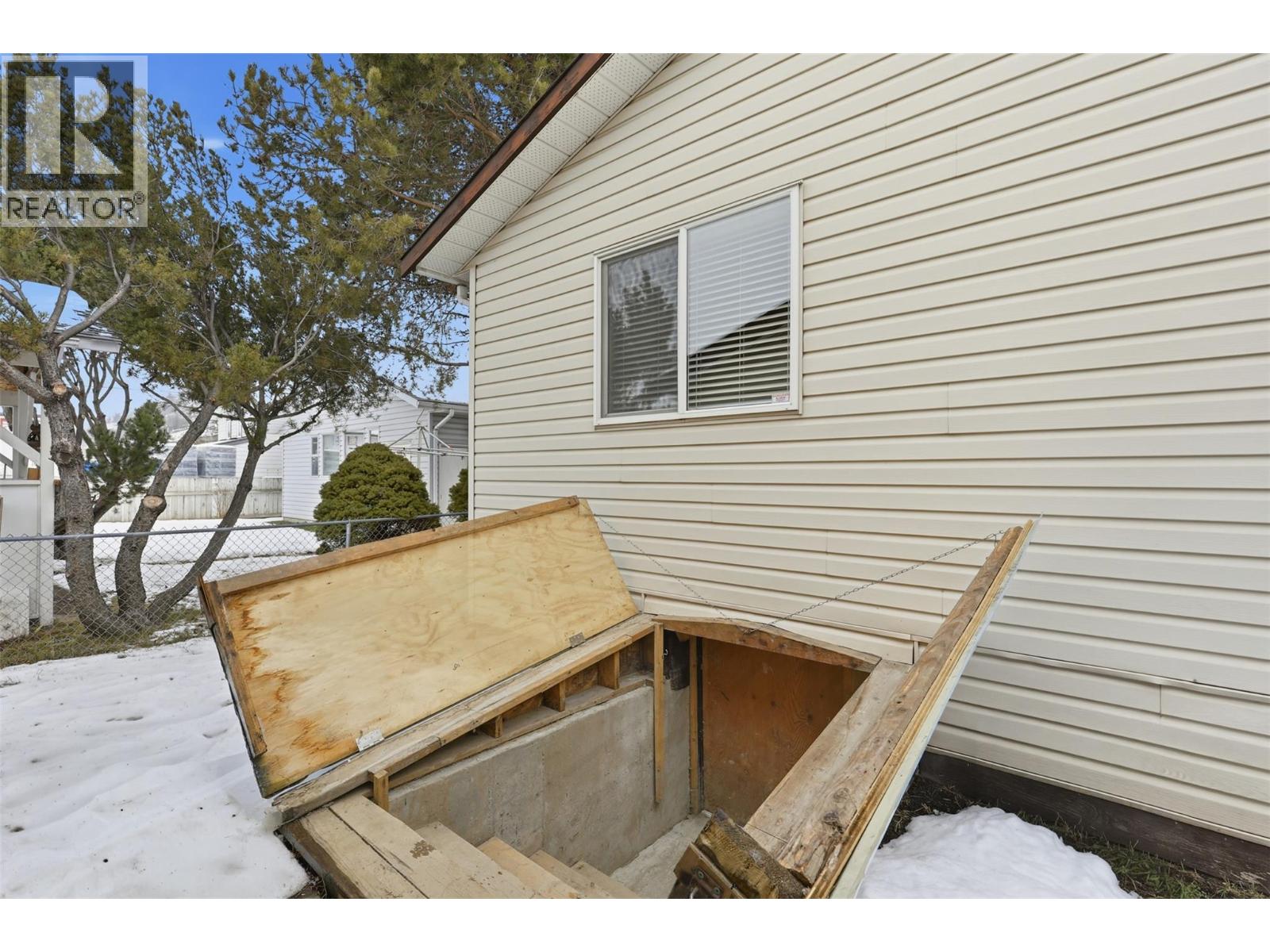 1544 CANFORD AVENUE - 31