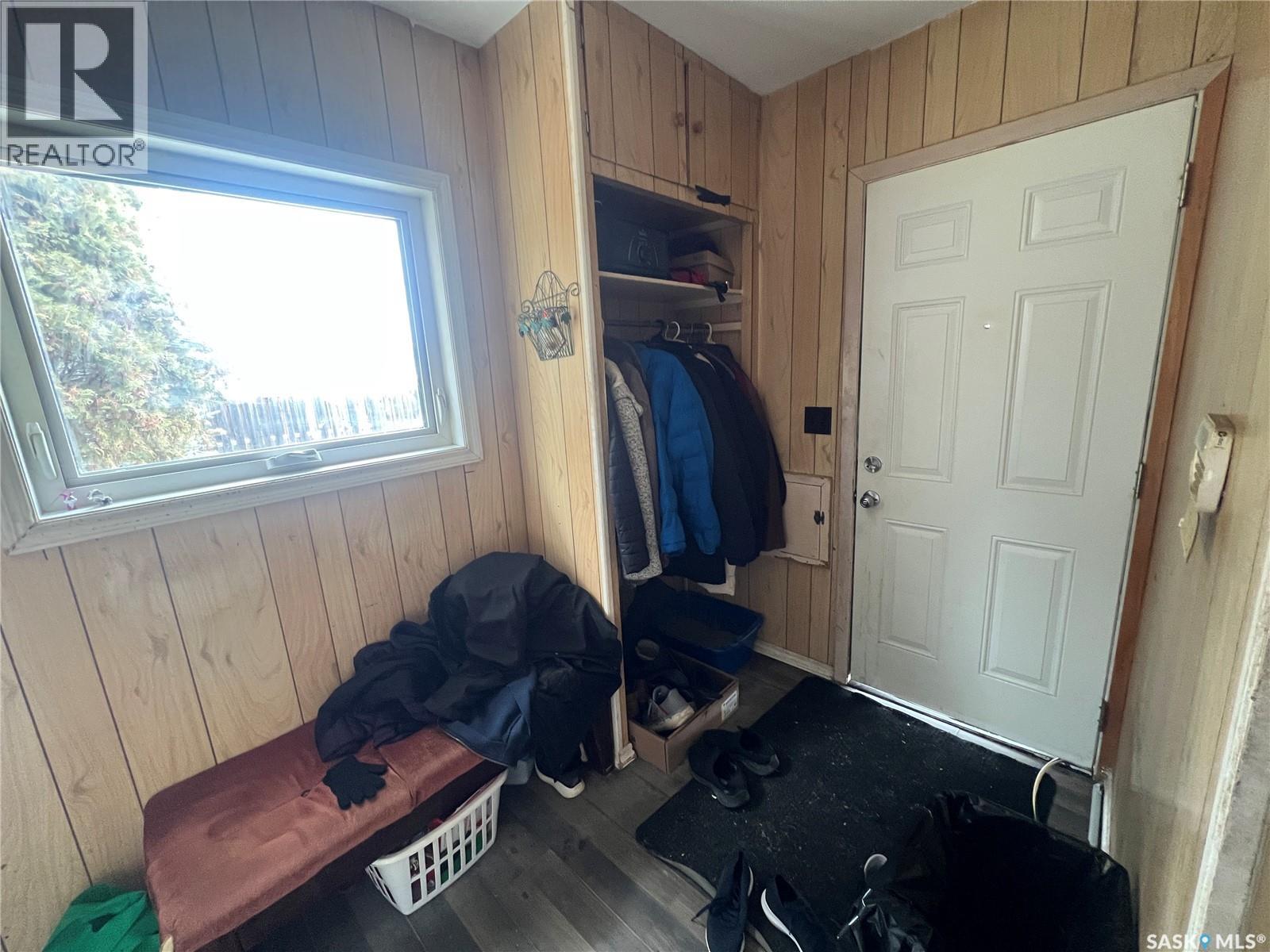 565 15th STREET W - photo 2