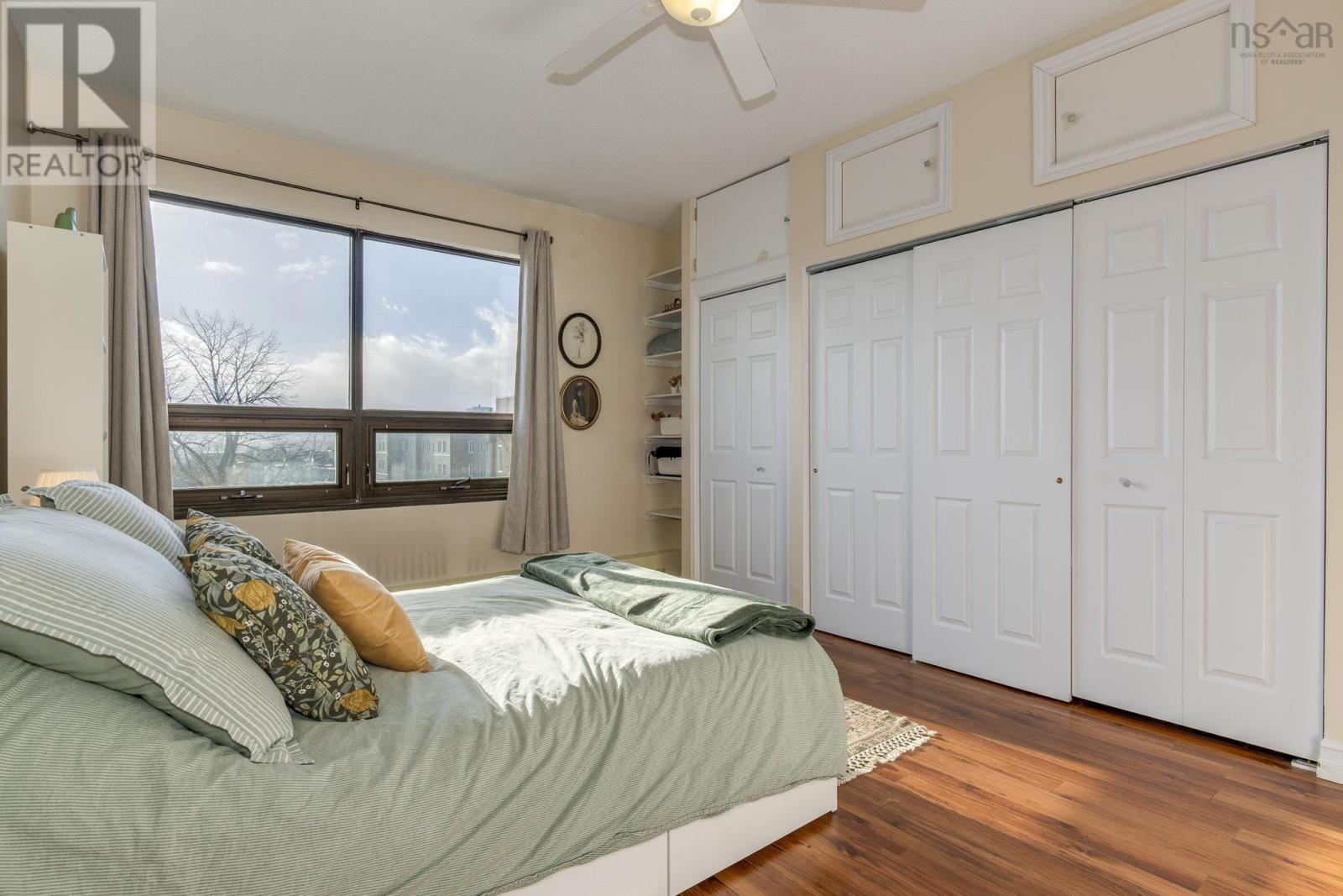 Property 25 of 37 of 607 6095 Coburg Road