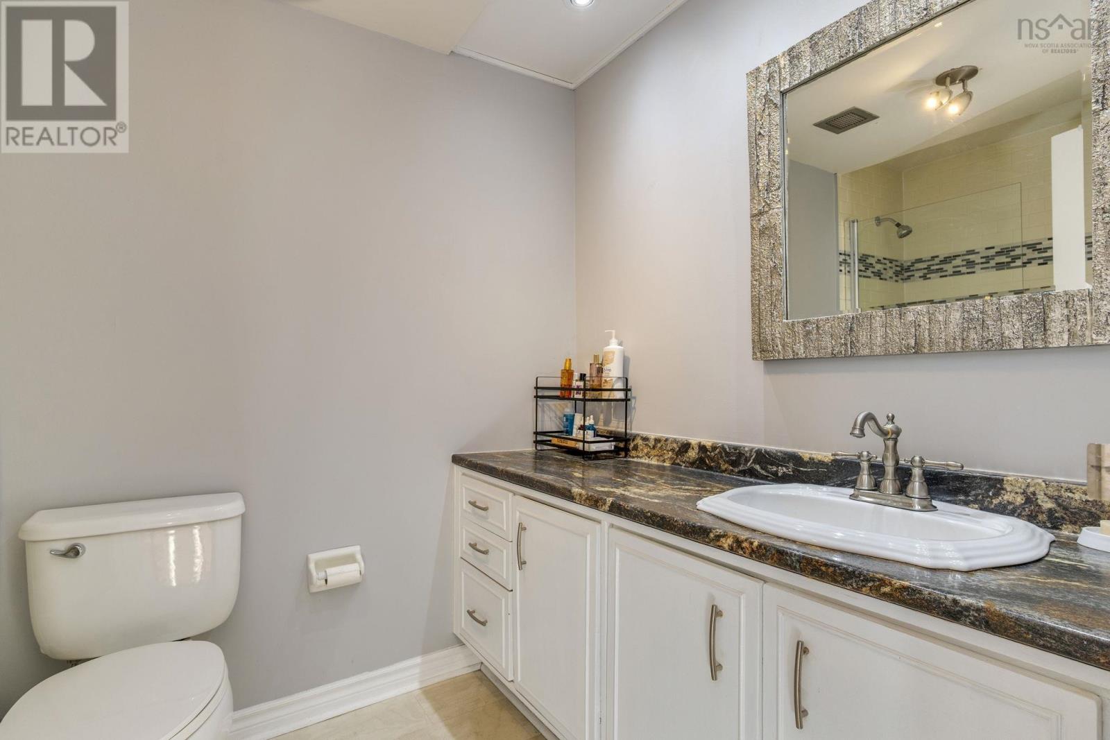 Property 22 of 37 of 607 6095 Coburg Road