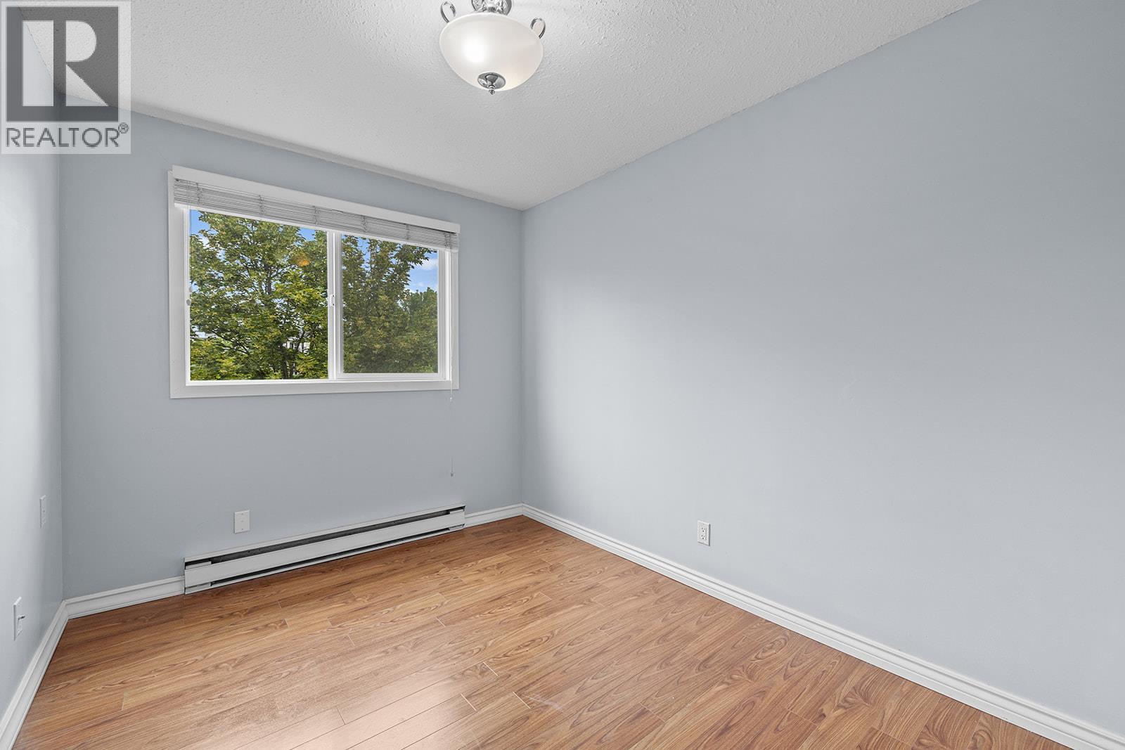 203 625 Rowcliffe Avenue, Kelowna