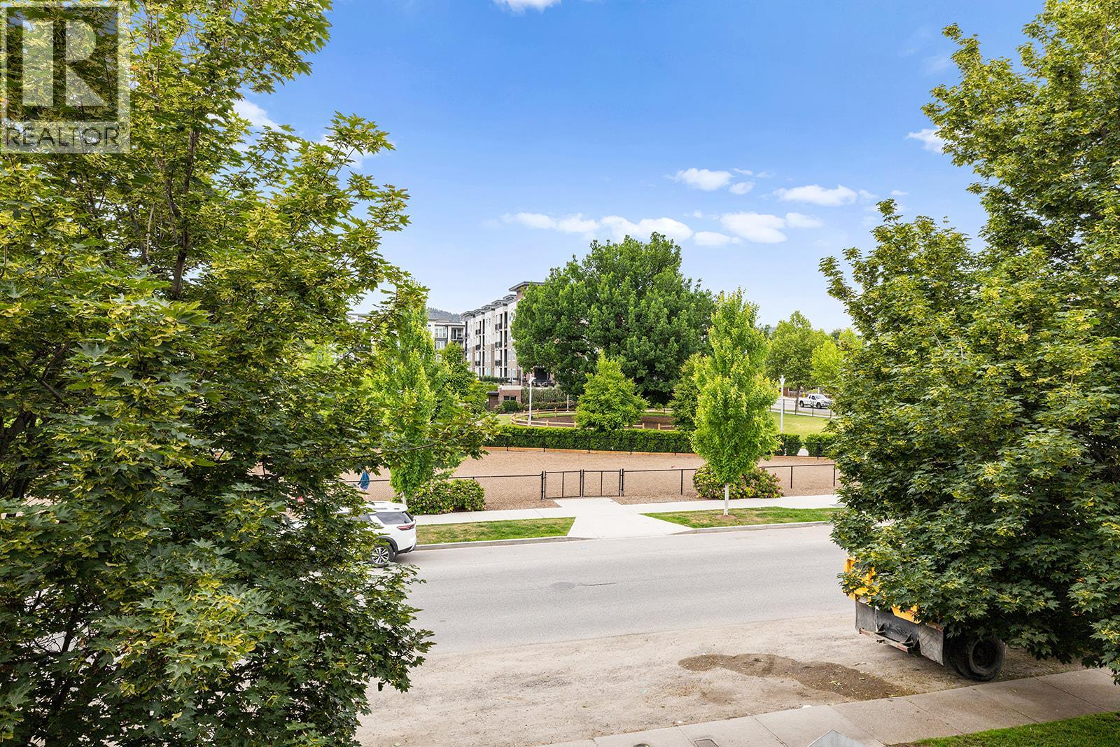 203 625 Rowcliffe Avenue, Kelowna