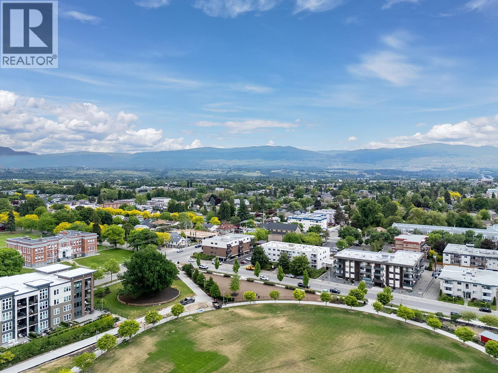 203 625 Rowcliffe Avenue, Kelowna