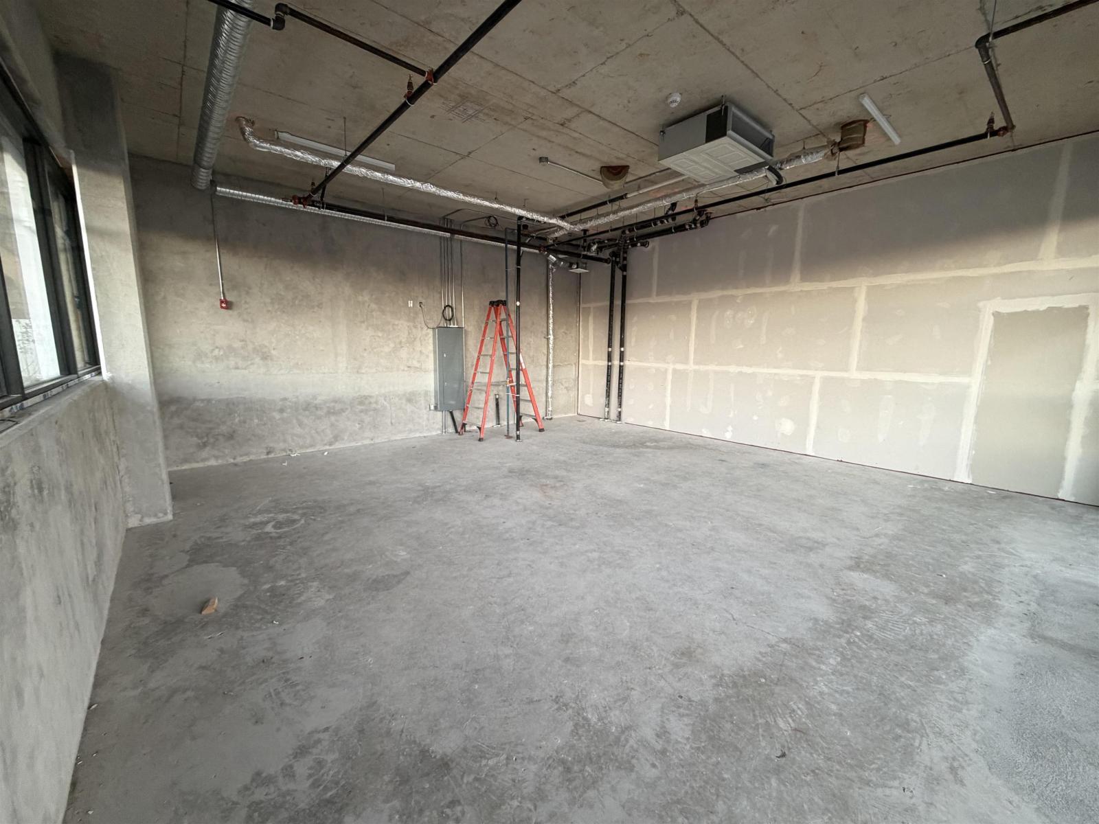 Retail in Langley - Image 11